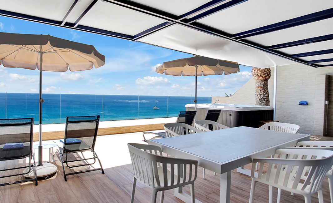 Apartment Three Bedrooms with Views