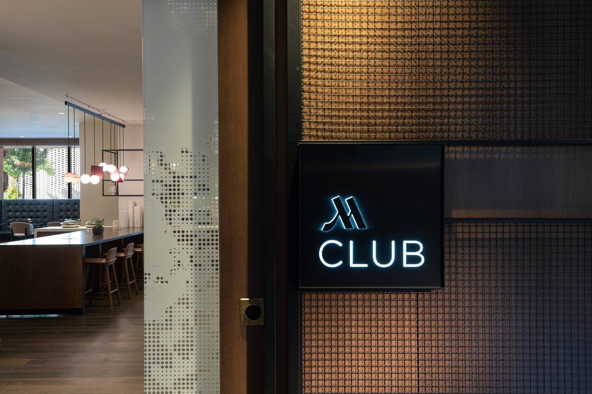 Double Club King Bed