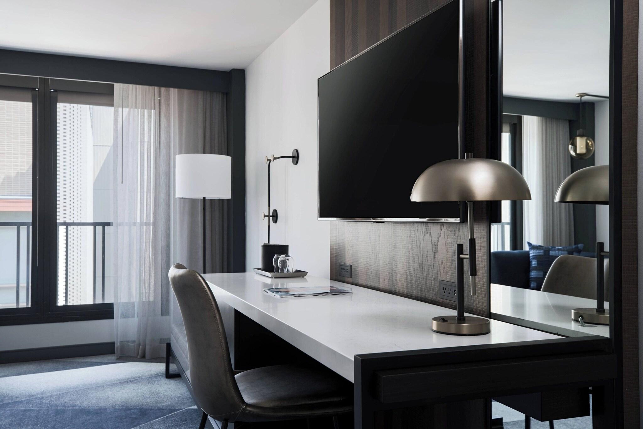 Quadruple Club Two Queen Beds