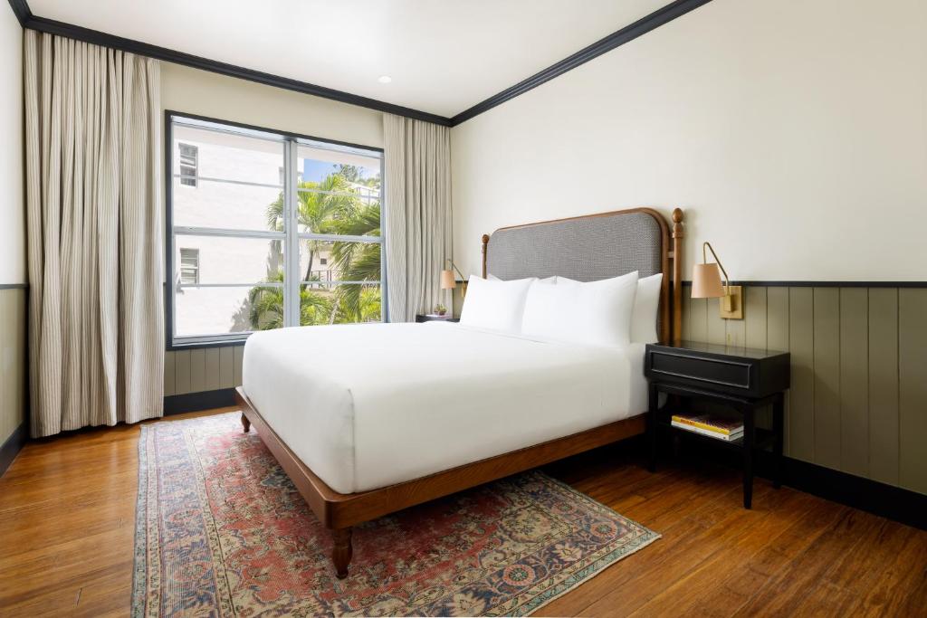 Double Accessible King Size Bed