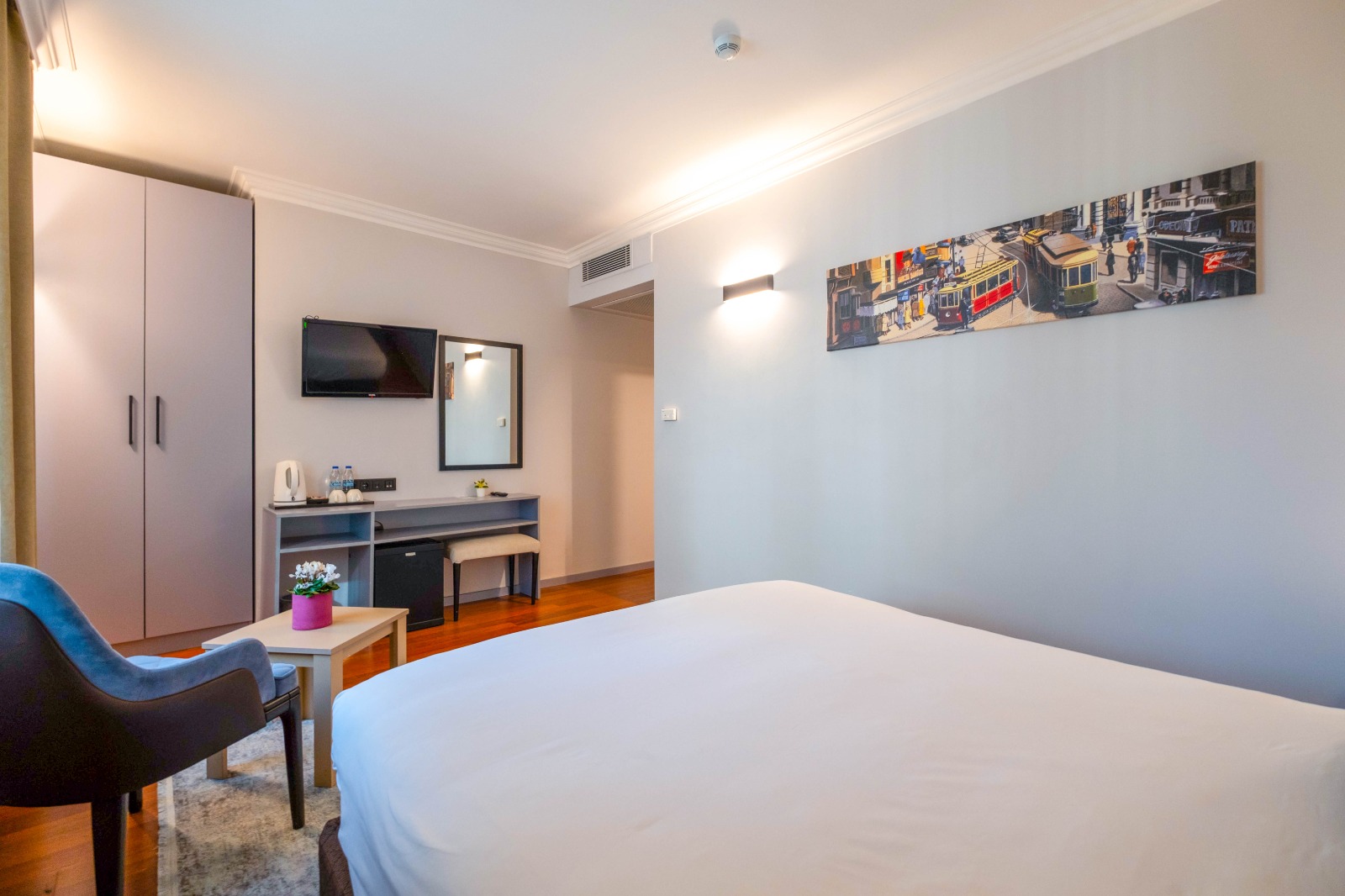 Double Deluxe One Bed