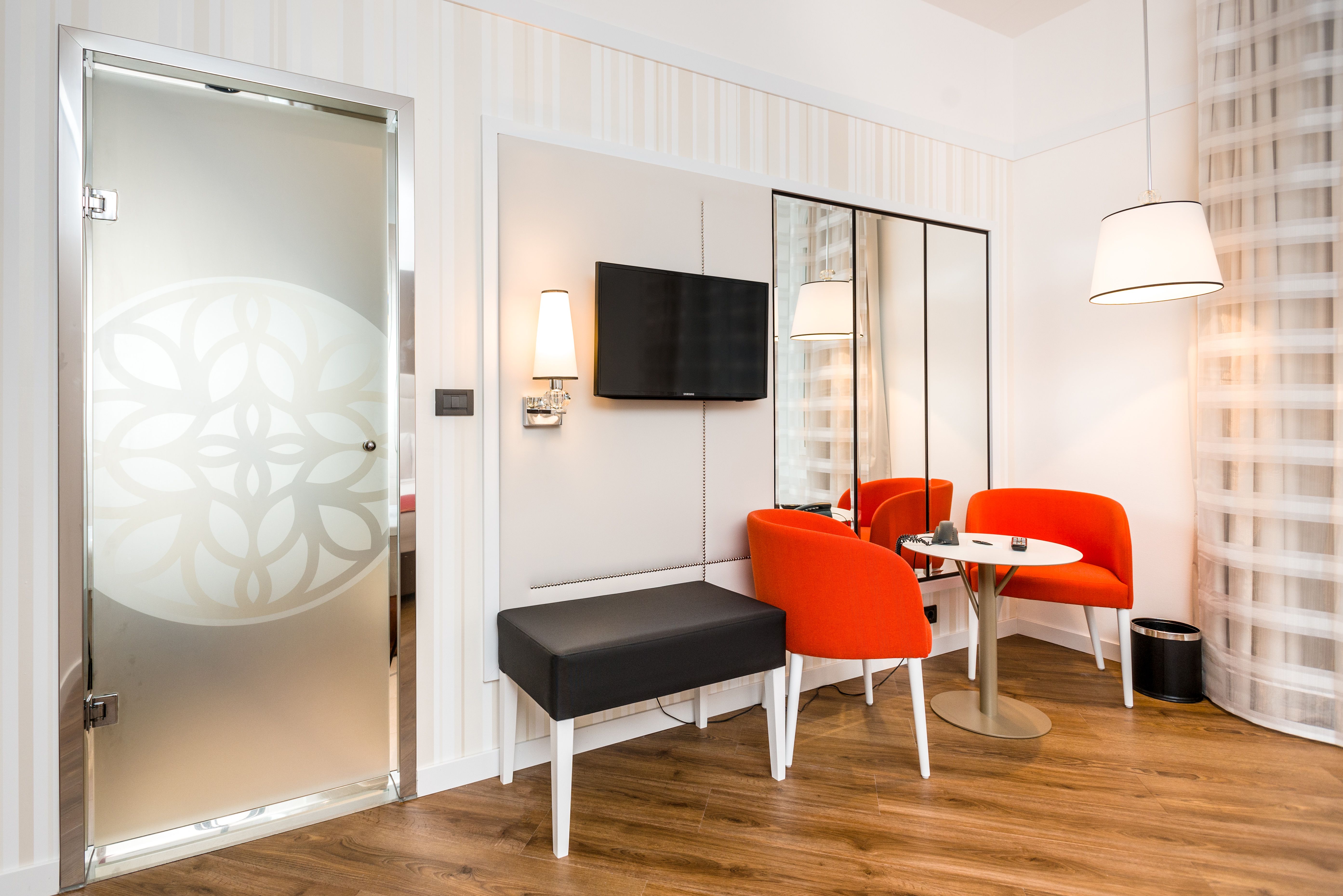 Double Single Executive