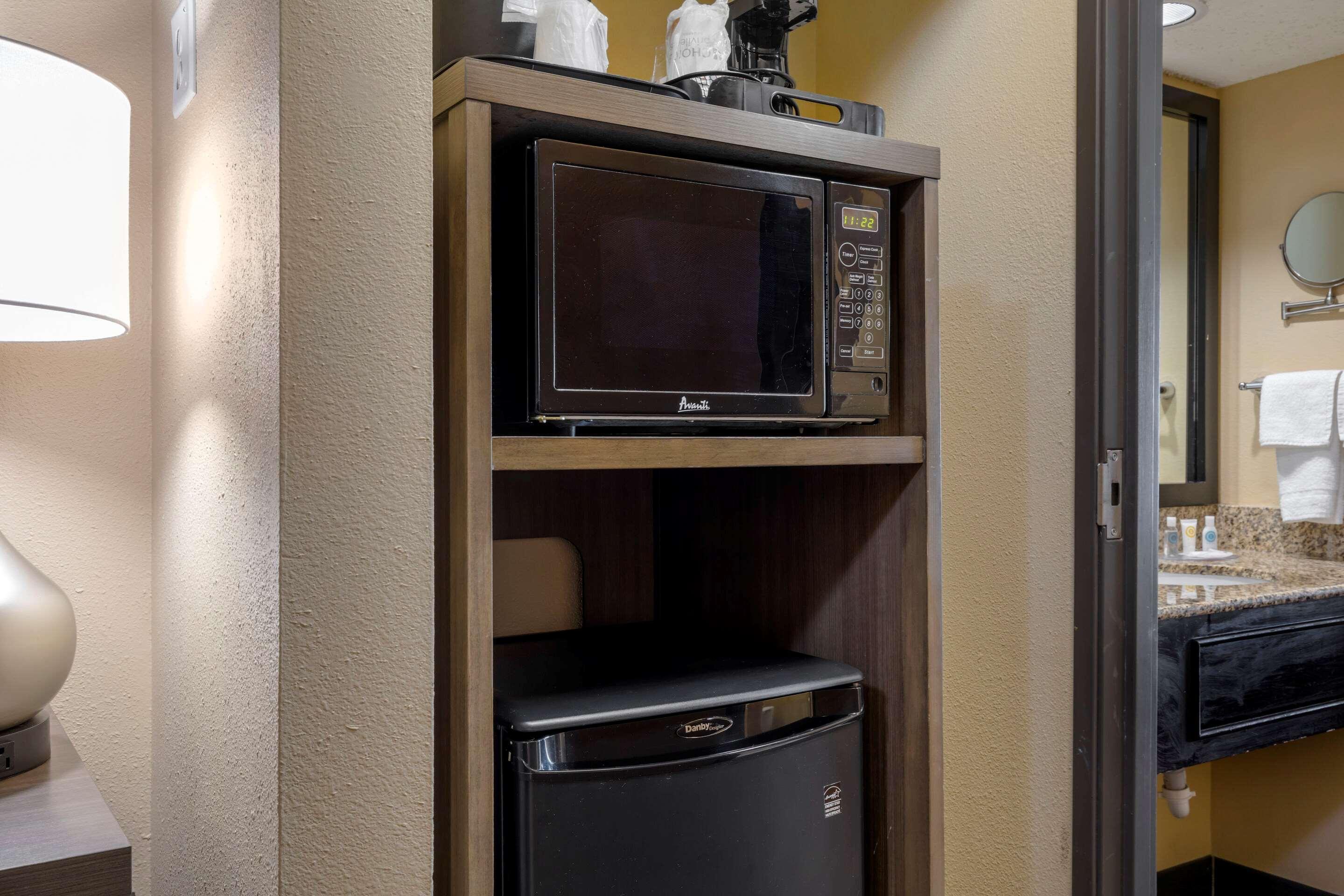 Suite Two Queen Beds Non Smoking