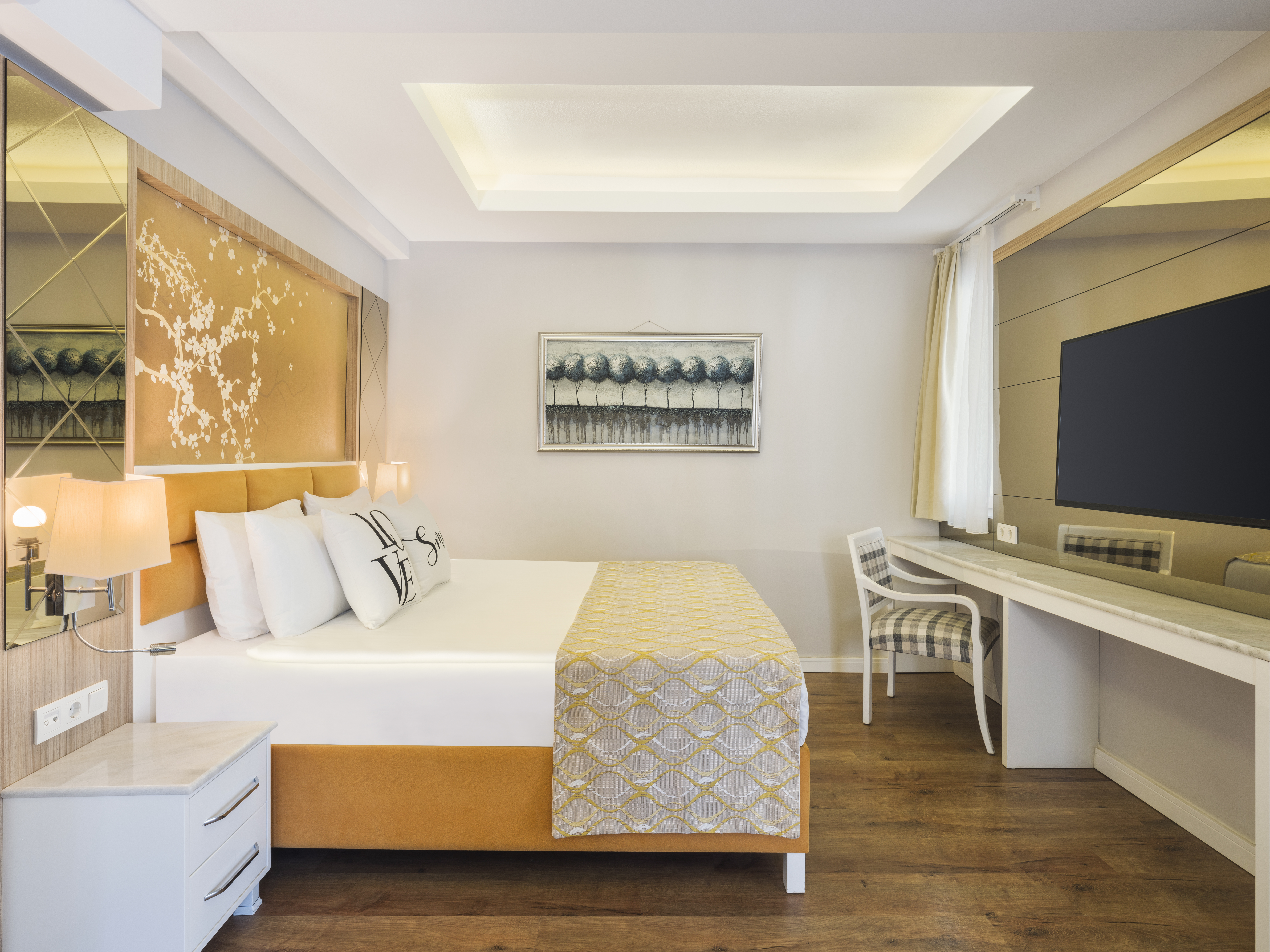 Double Single Lake View