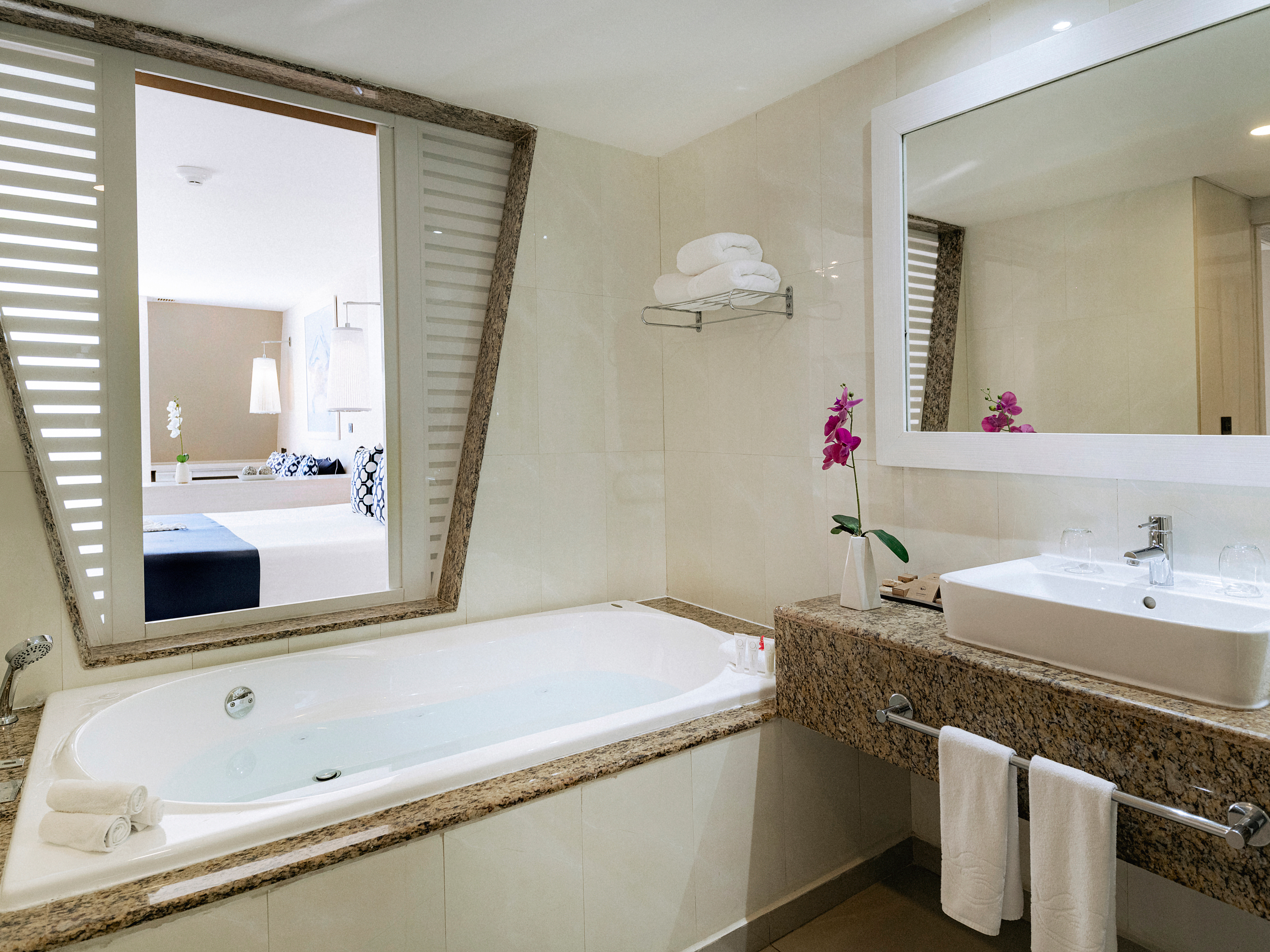 Junior Suite Deluxe Two Beds