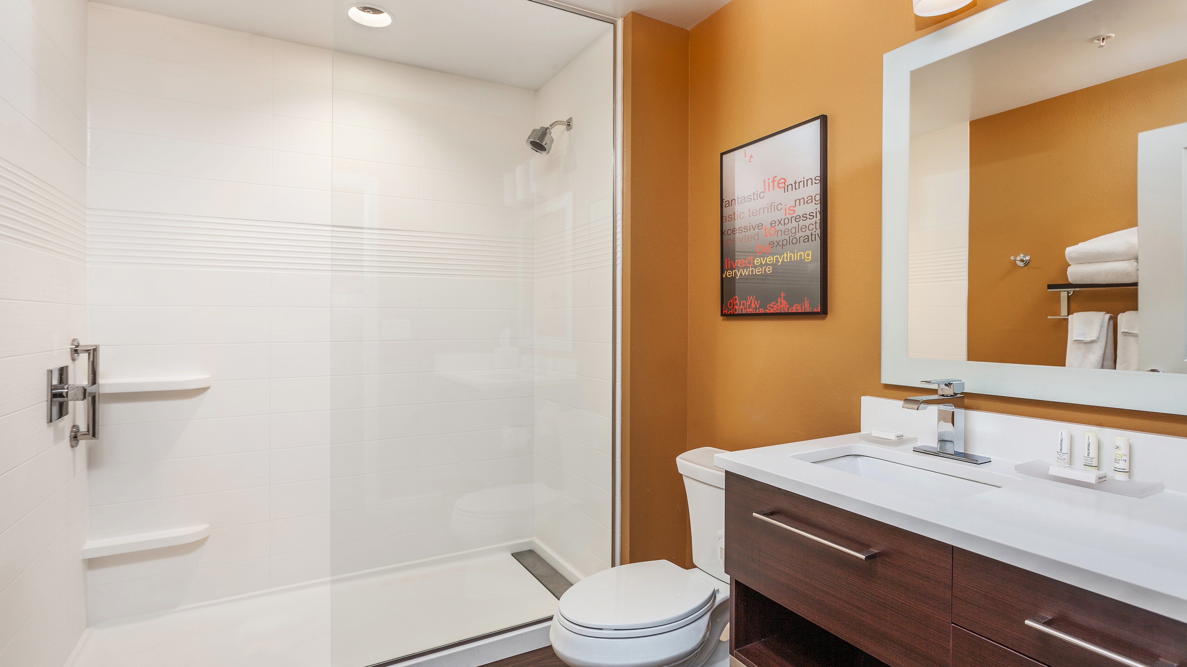 Studio Two Queen Beds