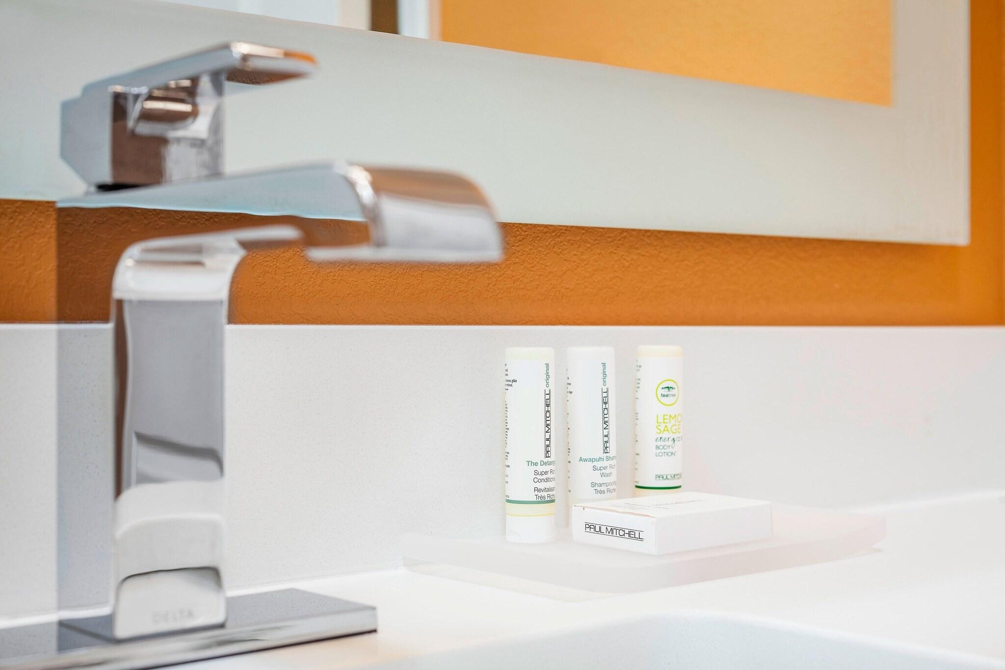 Studio Two Queen Beds