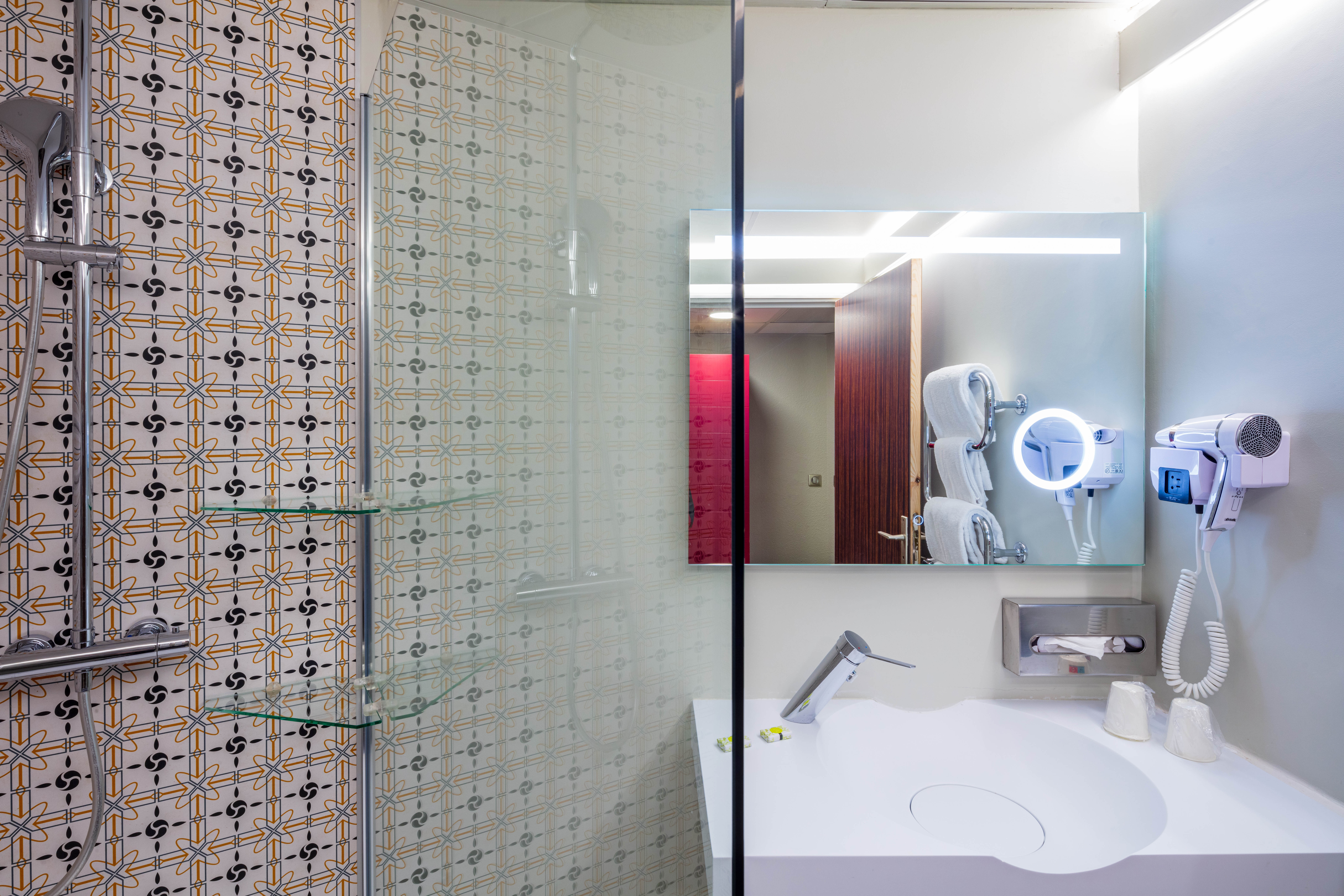 Double or Twin Standard