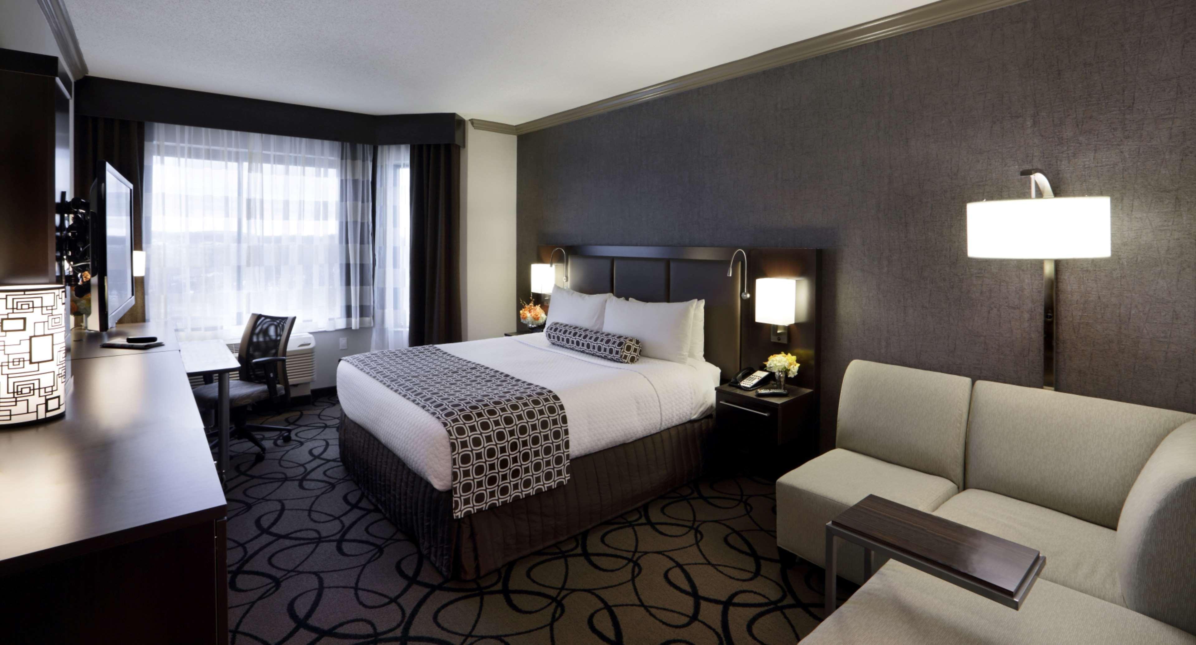 Double Deluxe King Bed