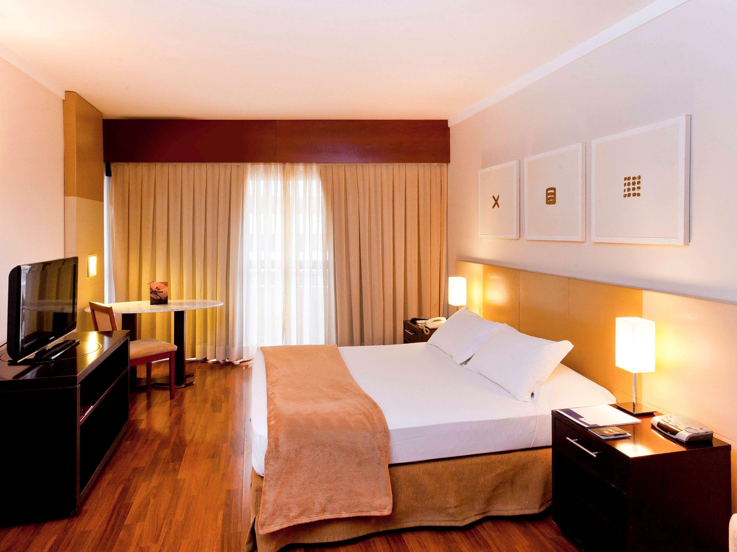 Apartment Queen Size Bed