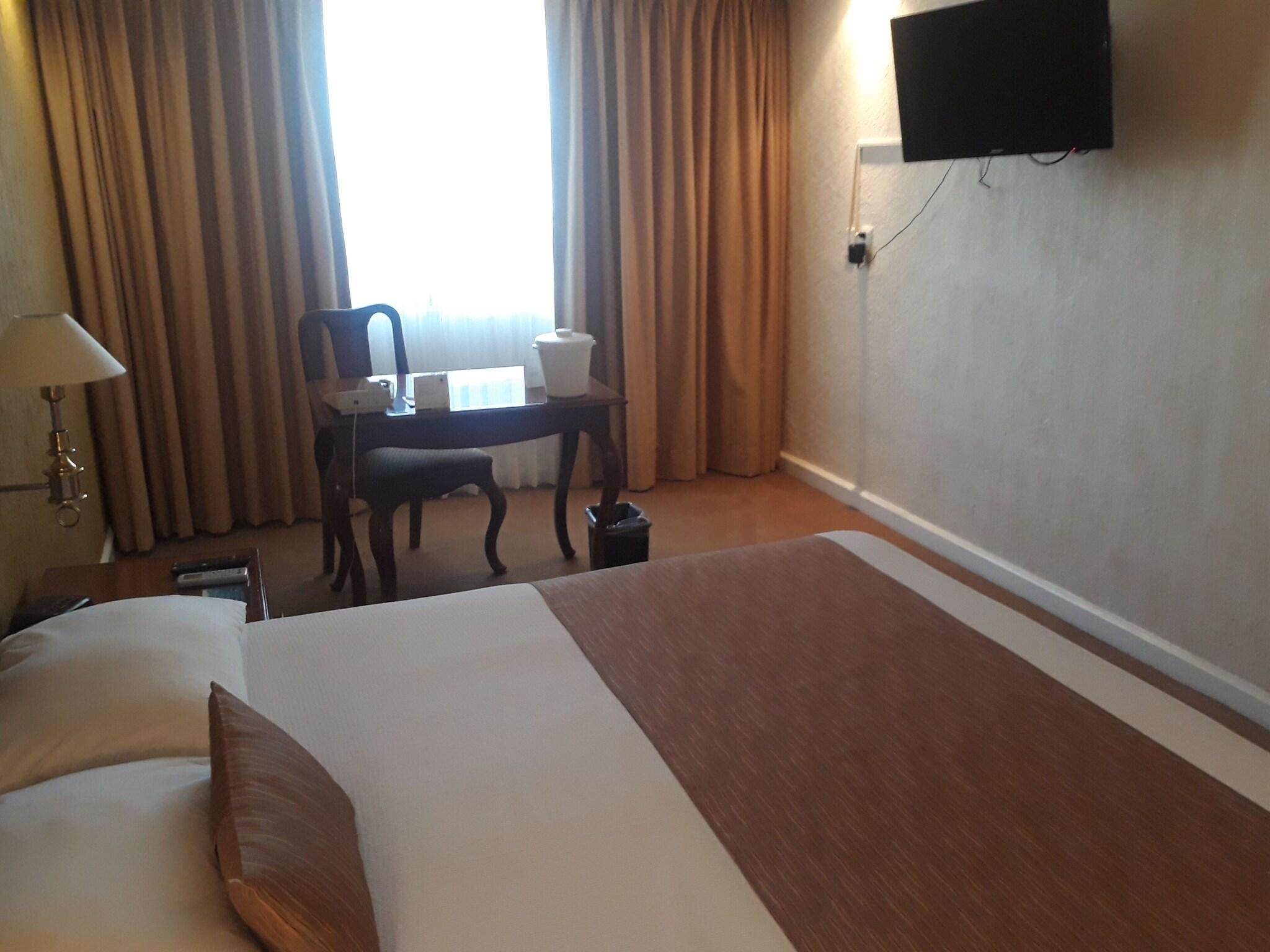 Double Queen Size Bed