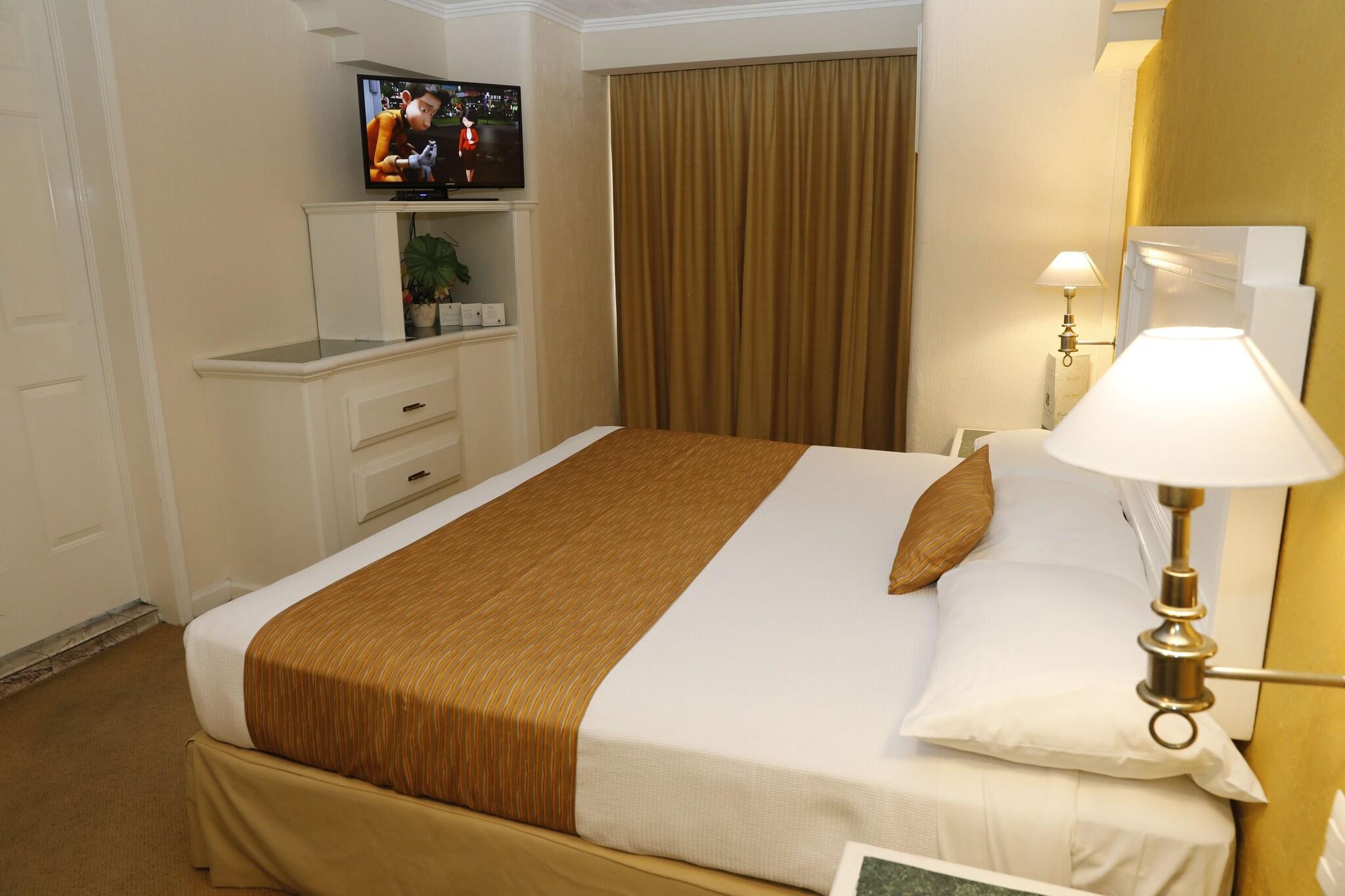 Double Queen Size Bed