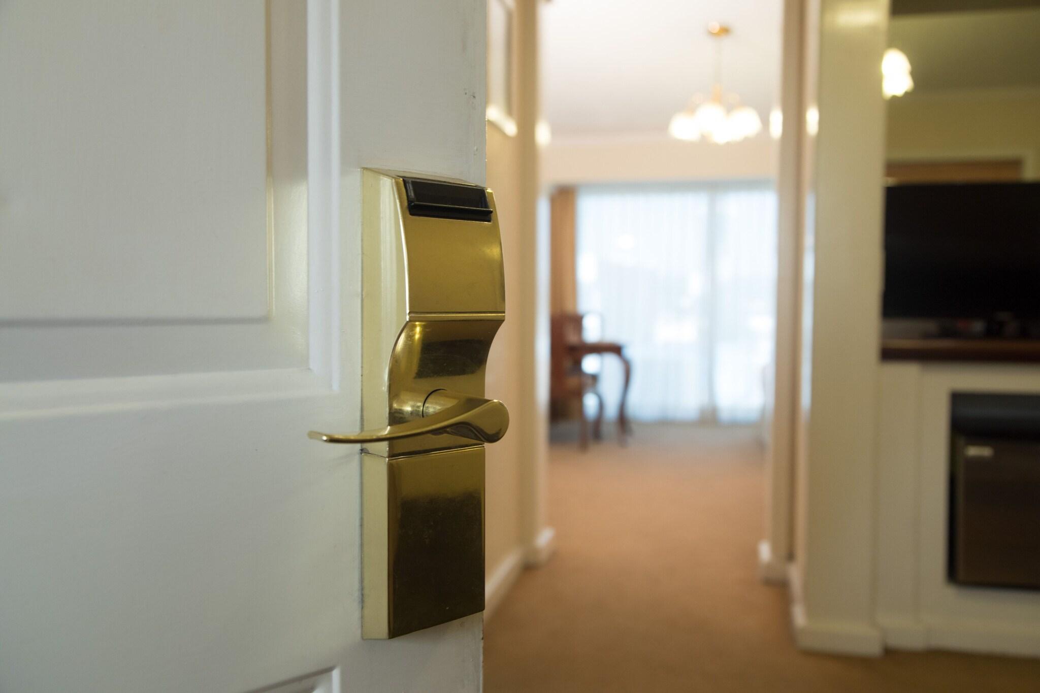 Junior Suite King Size Bed