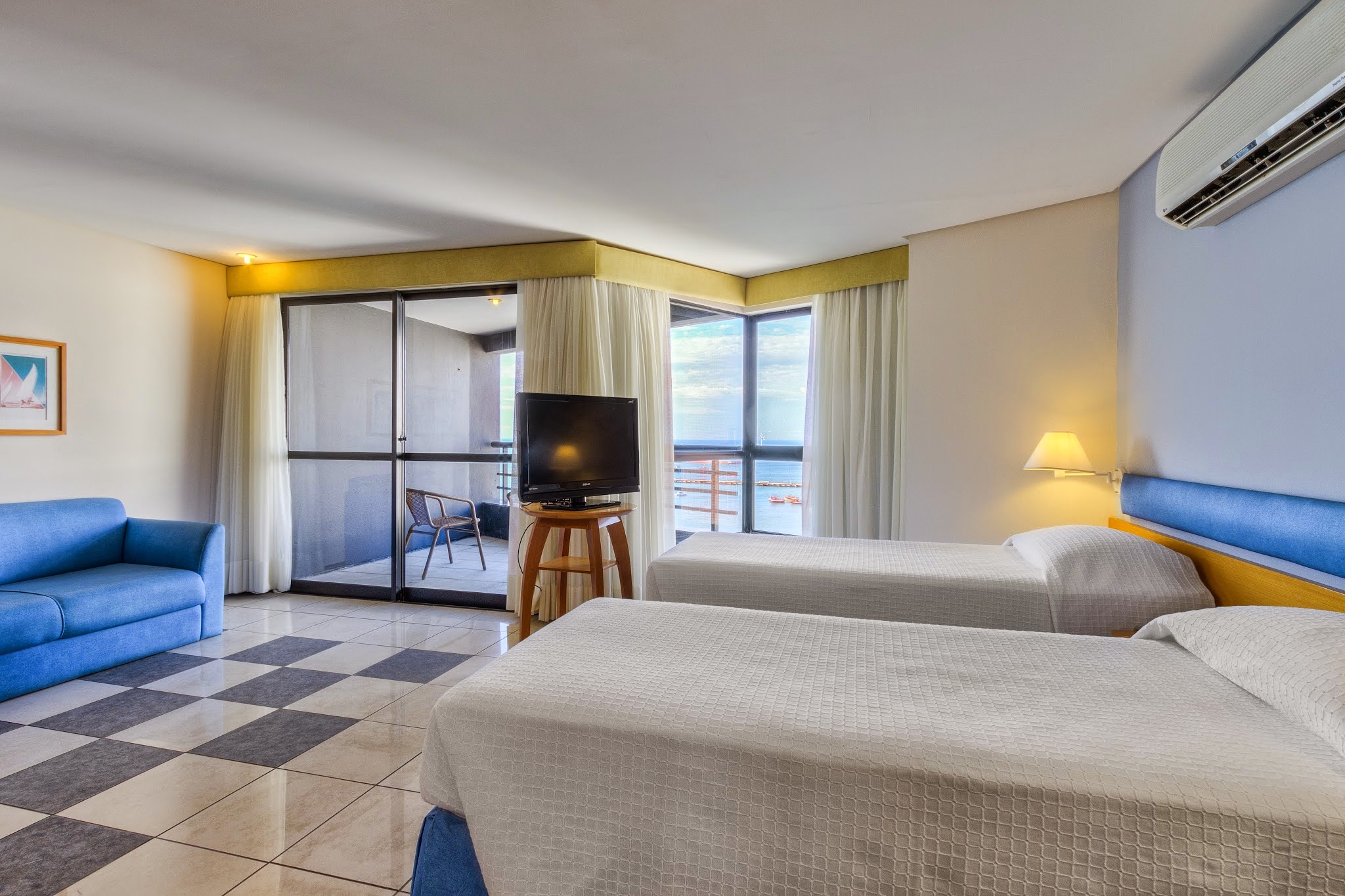 Quadruple Two Bedrooms