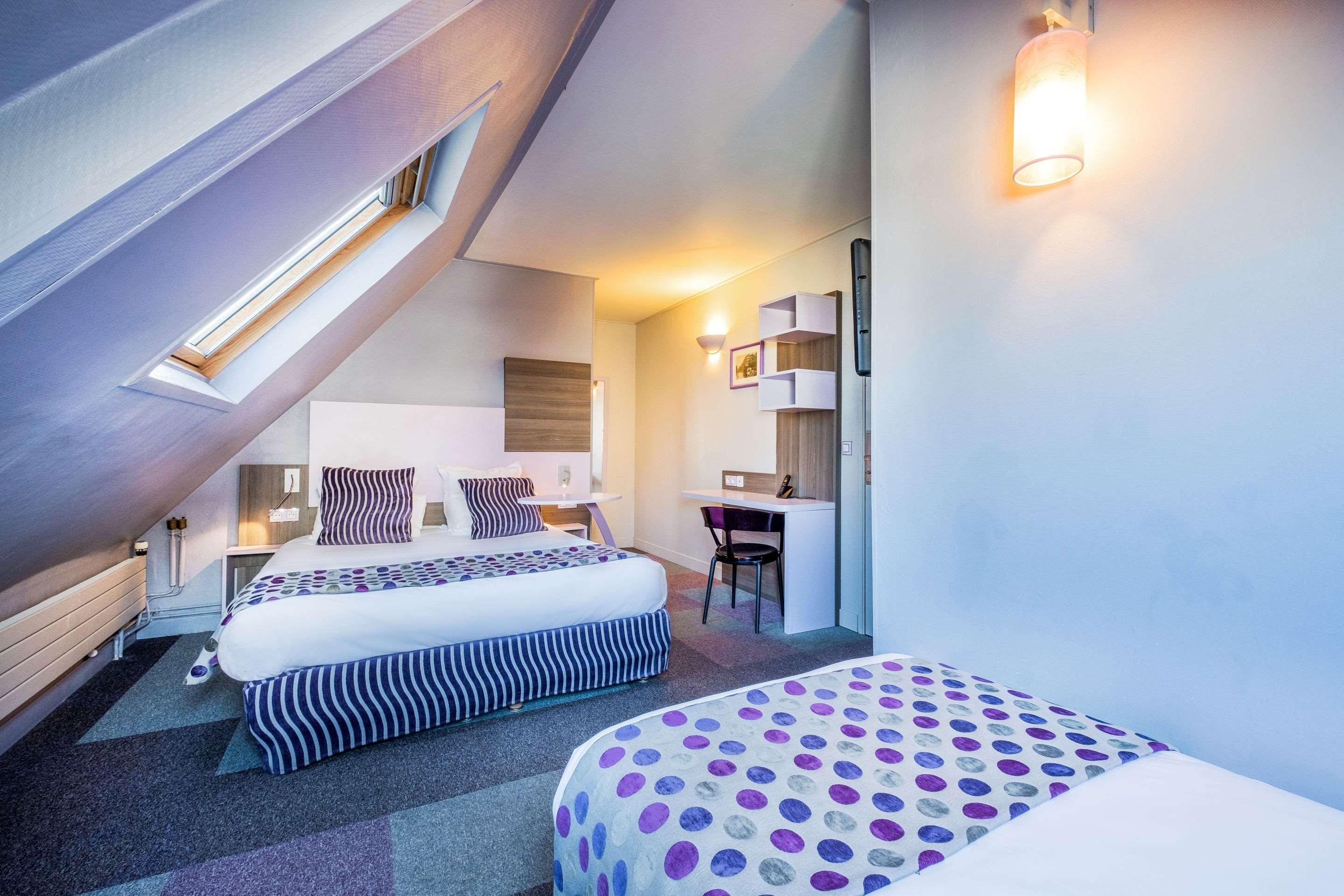 Double Queen Size Bed