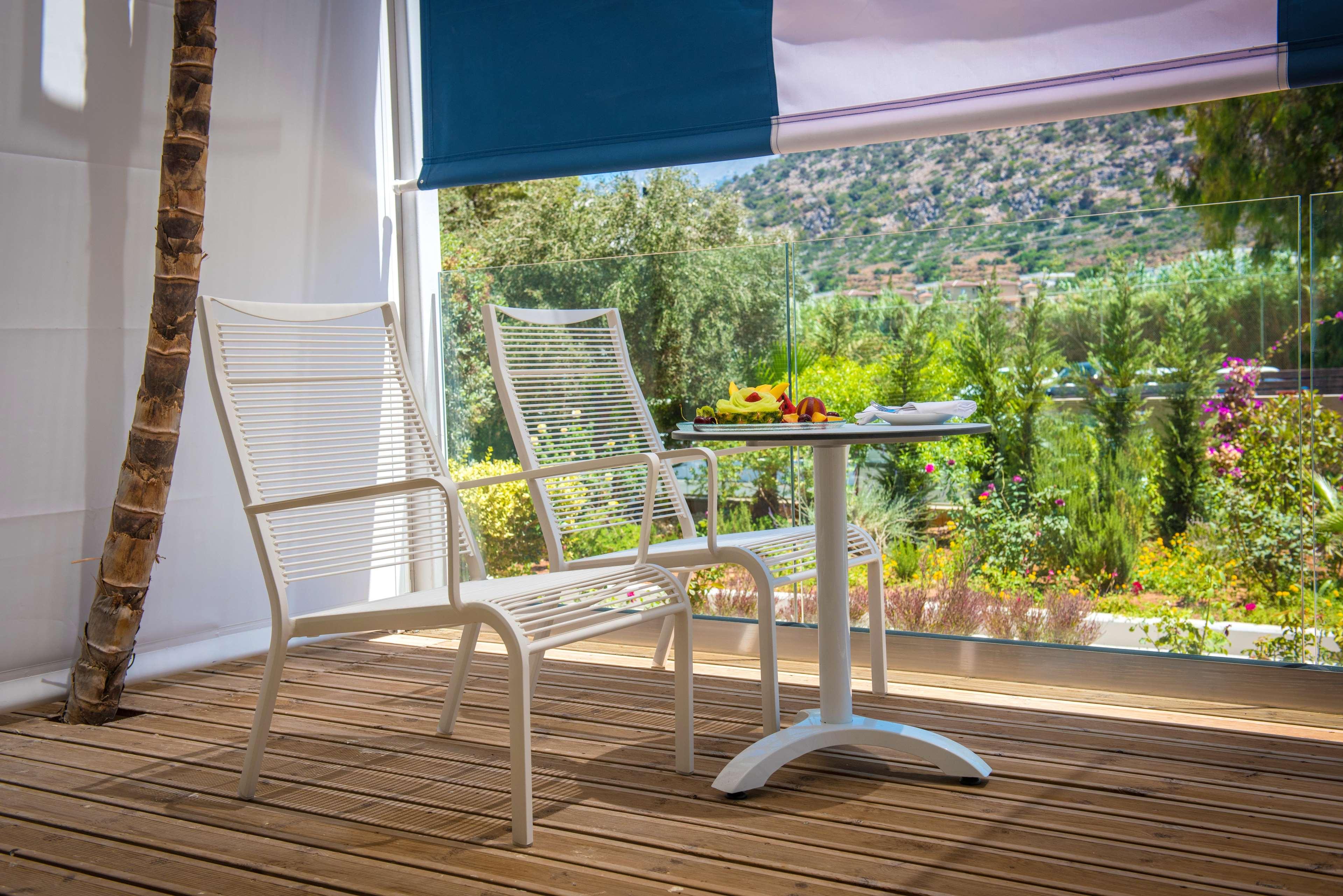 Junior Suite Land View