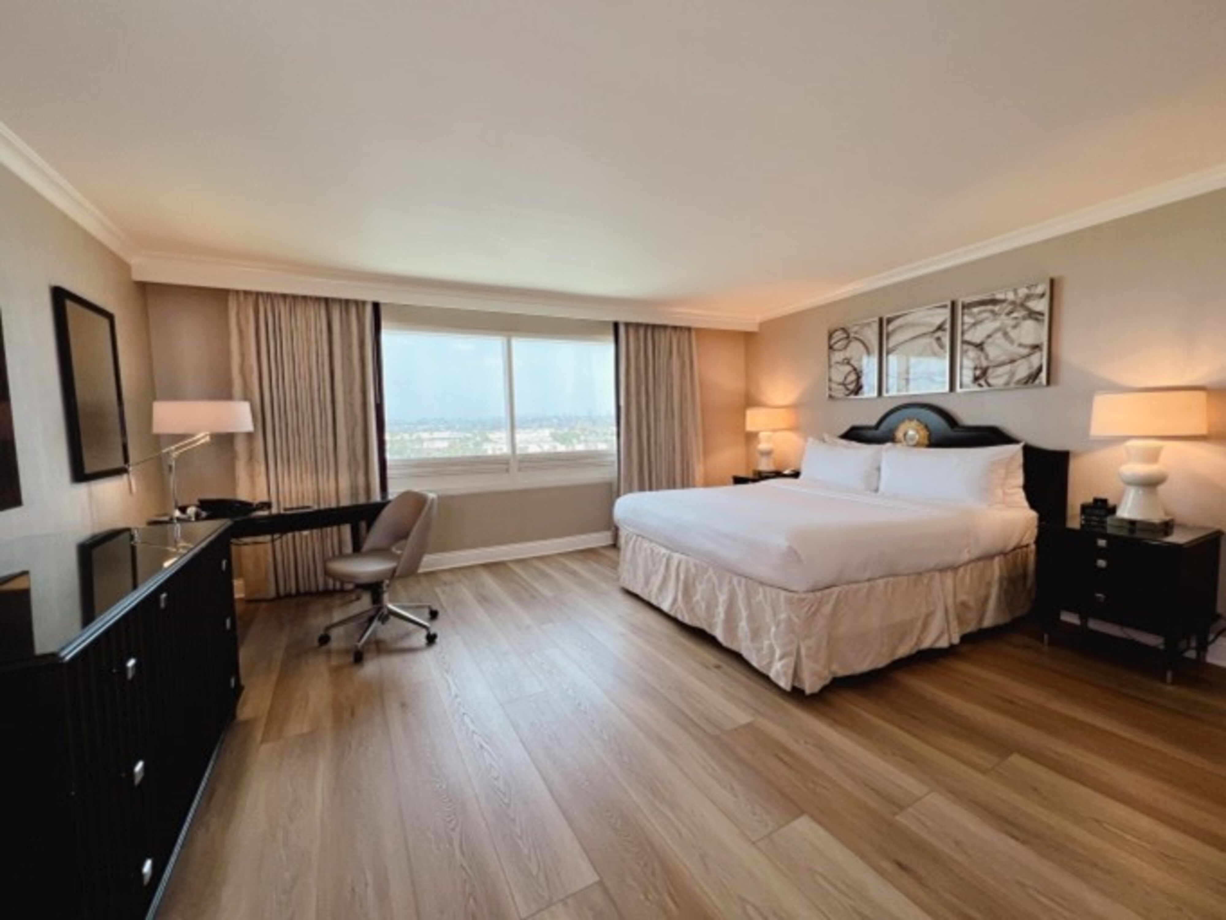 Double Deluxe King Bed