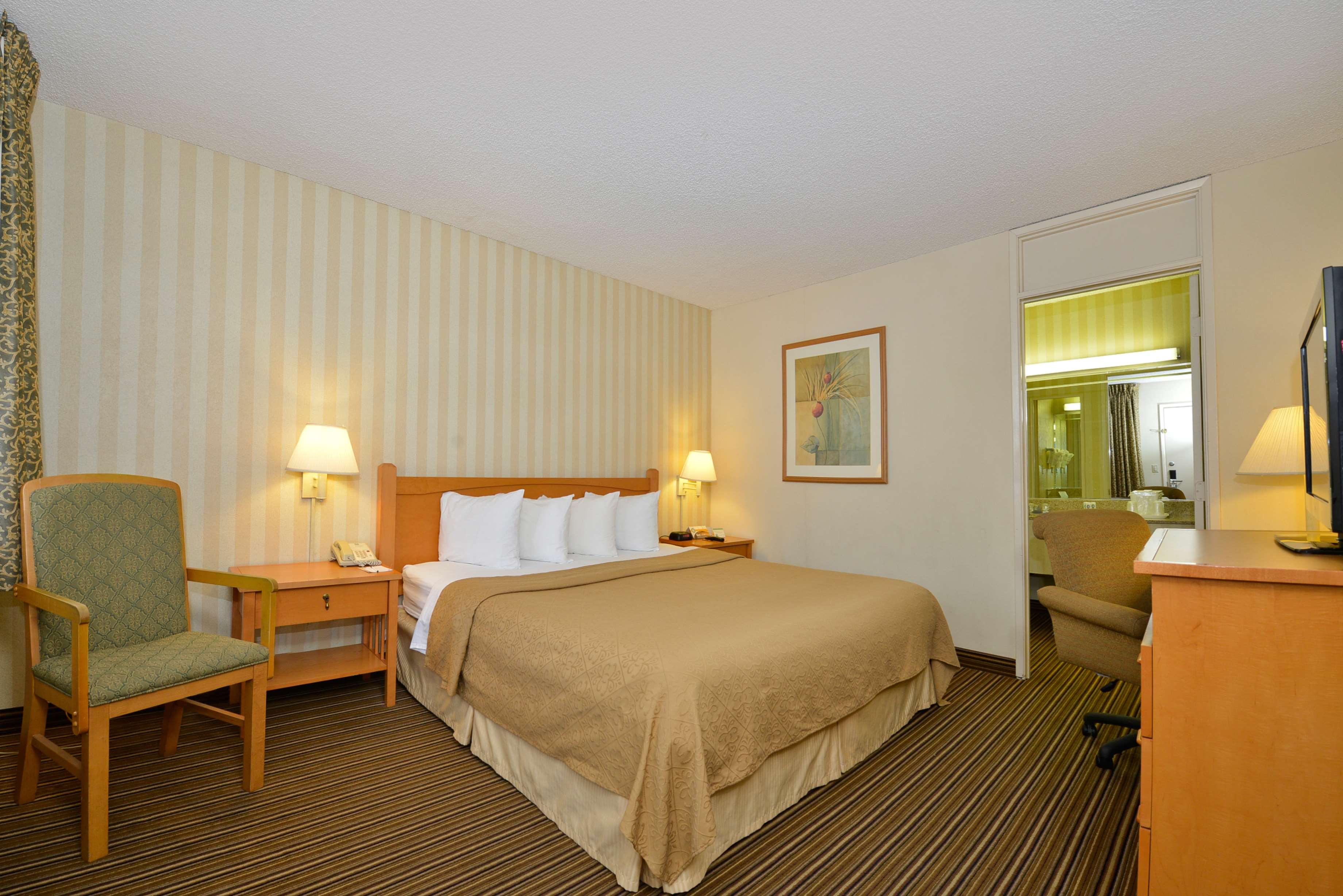 Suite Two Queen Beds Non Smoking