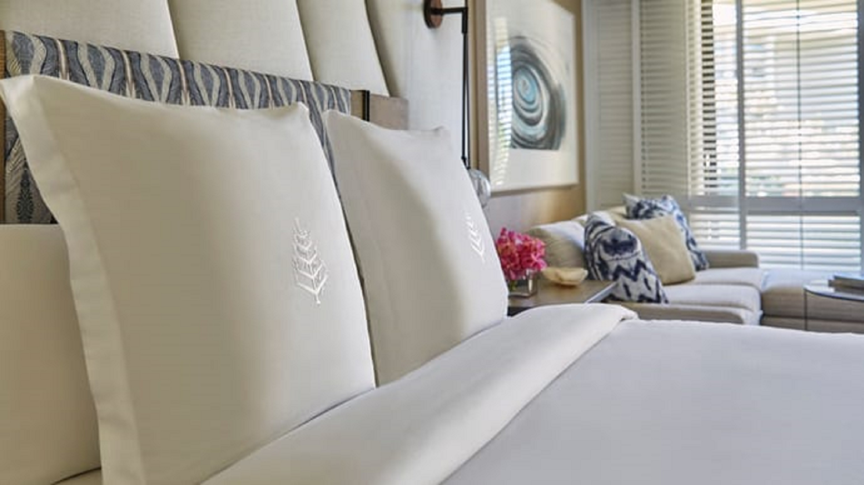 Double Garden View King Bed