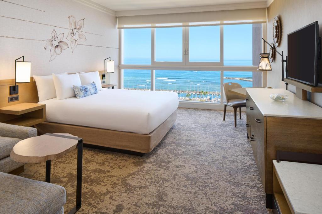 Suite Ocean Front King Bed