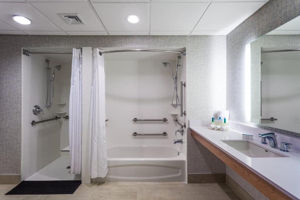 Double Accessible King Size Bed