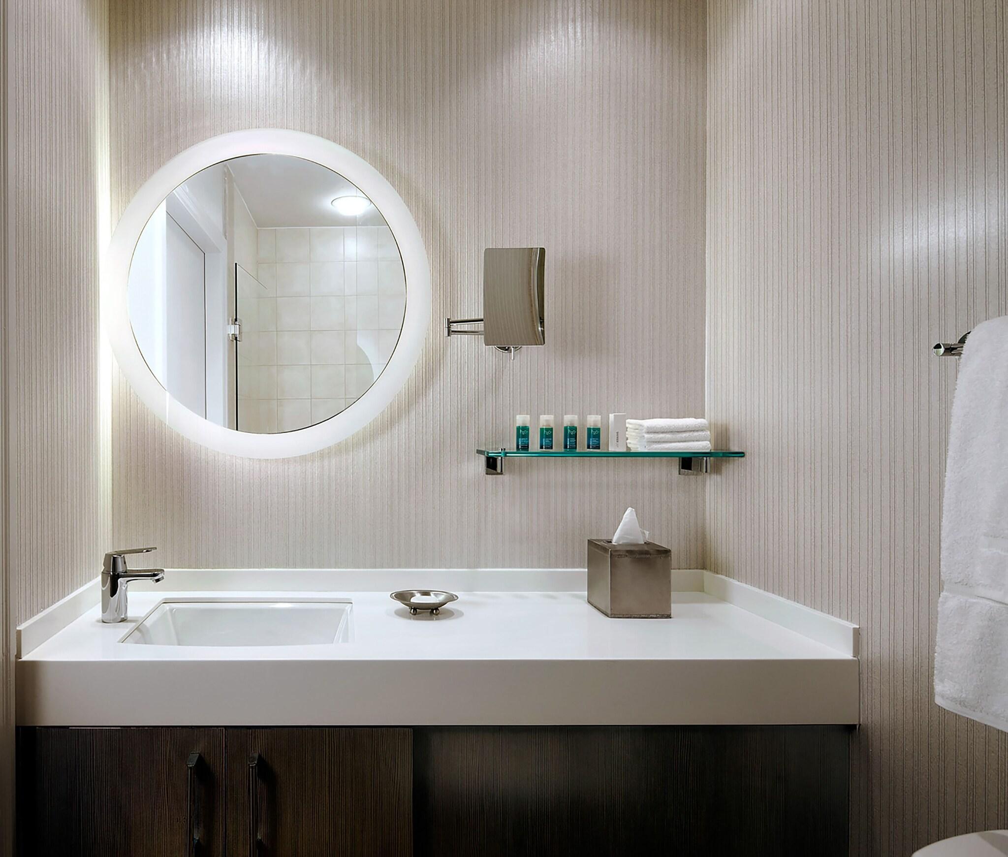 Suite Deluxe King Bed