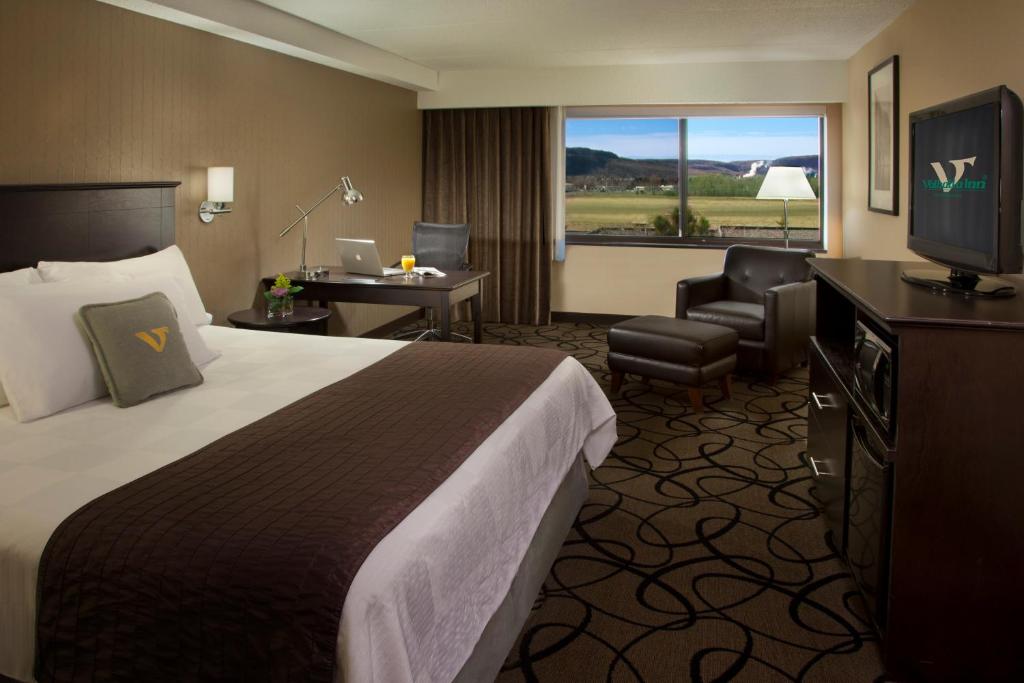 Studio King Size Bed