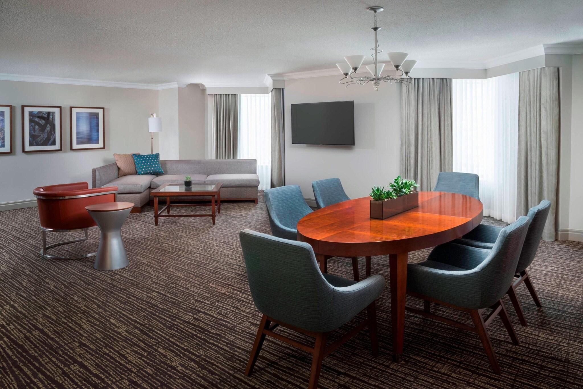 Suite Queen Size Bed