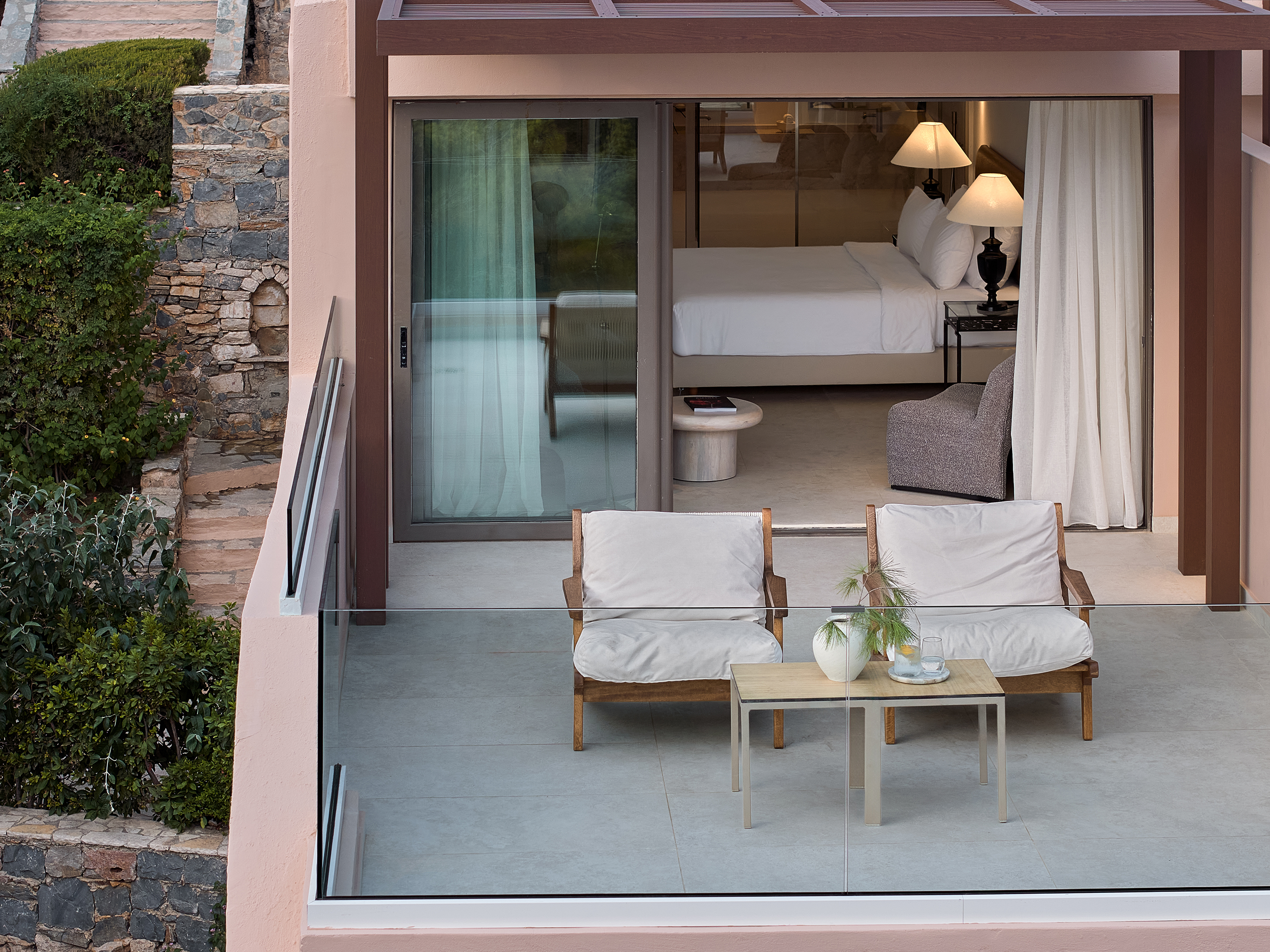 Family Room Deluxe Side Sea View