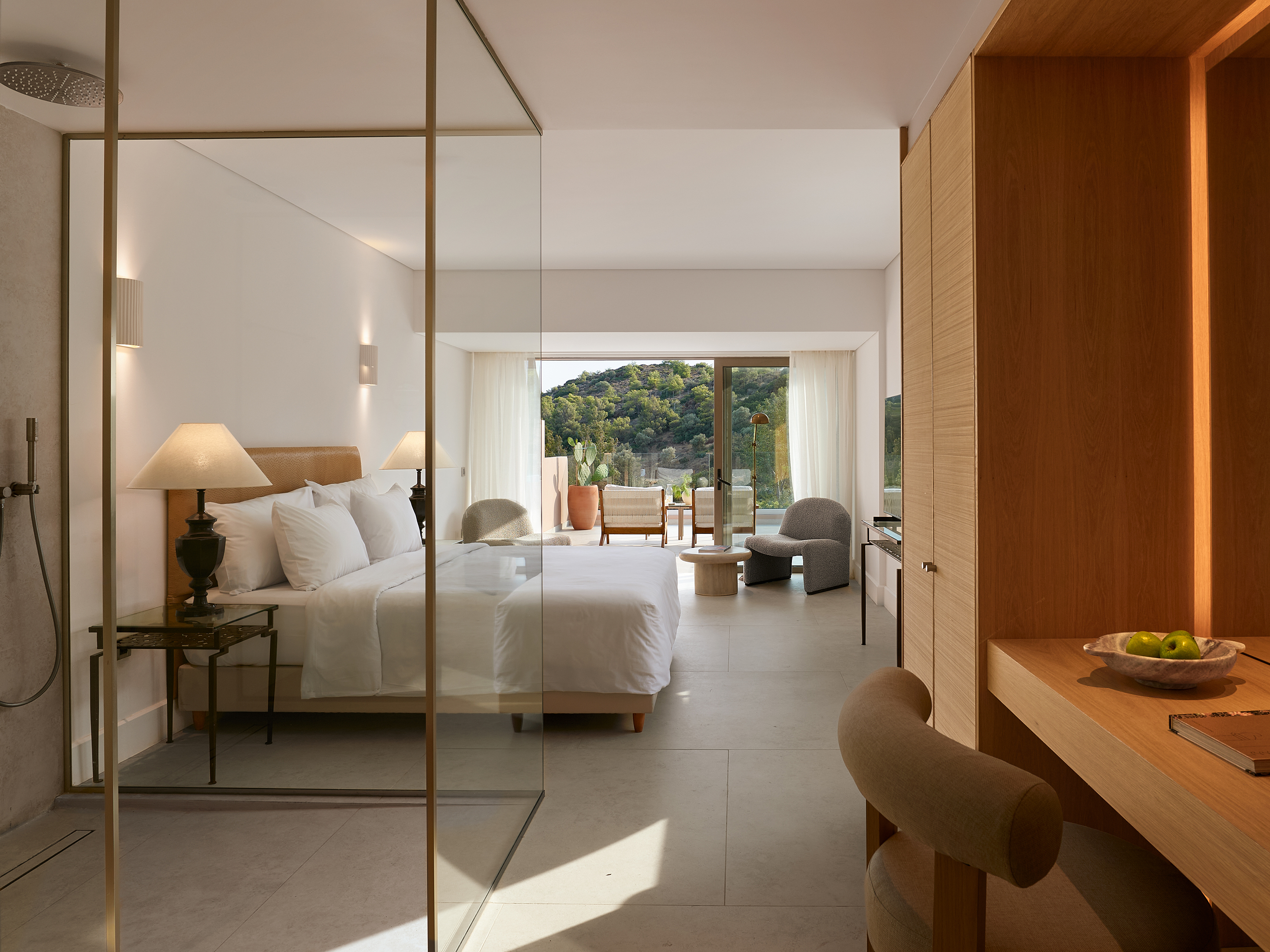 Family Room Deluxe Side Sea View