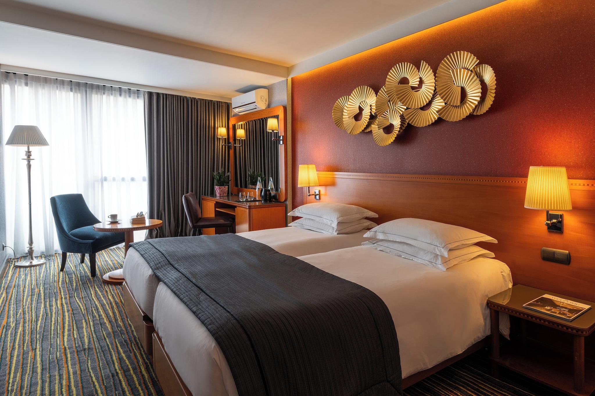 Double or Twin City View Two Beds