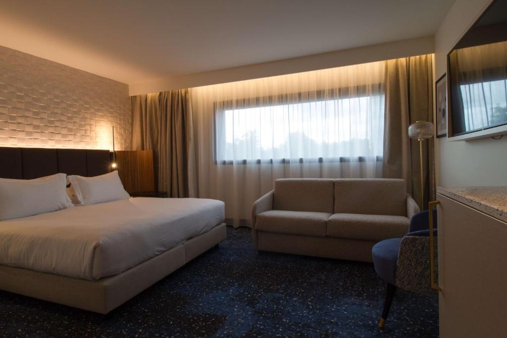 Family Room King Size Bed