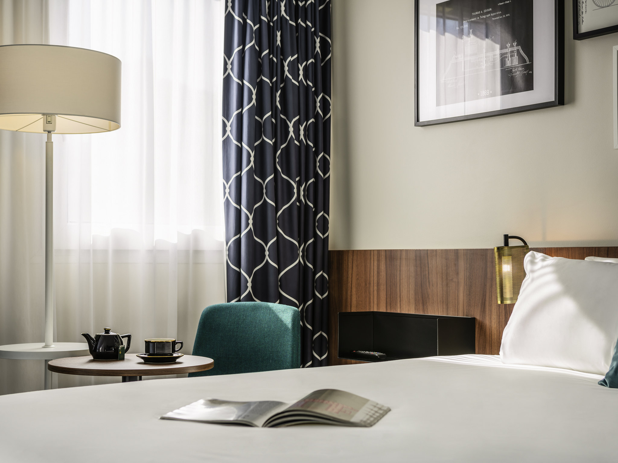 Double Queen Size Bed