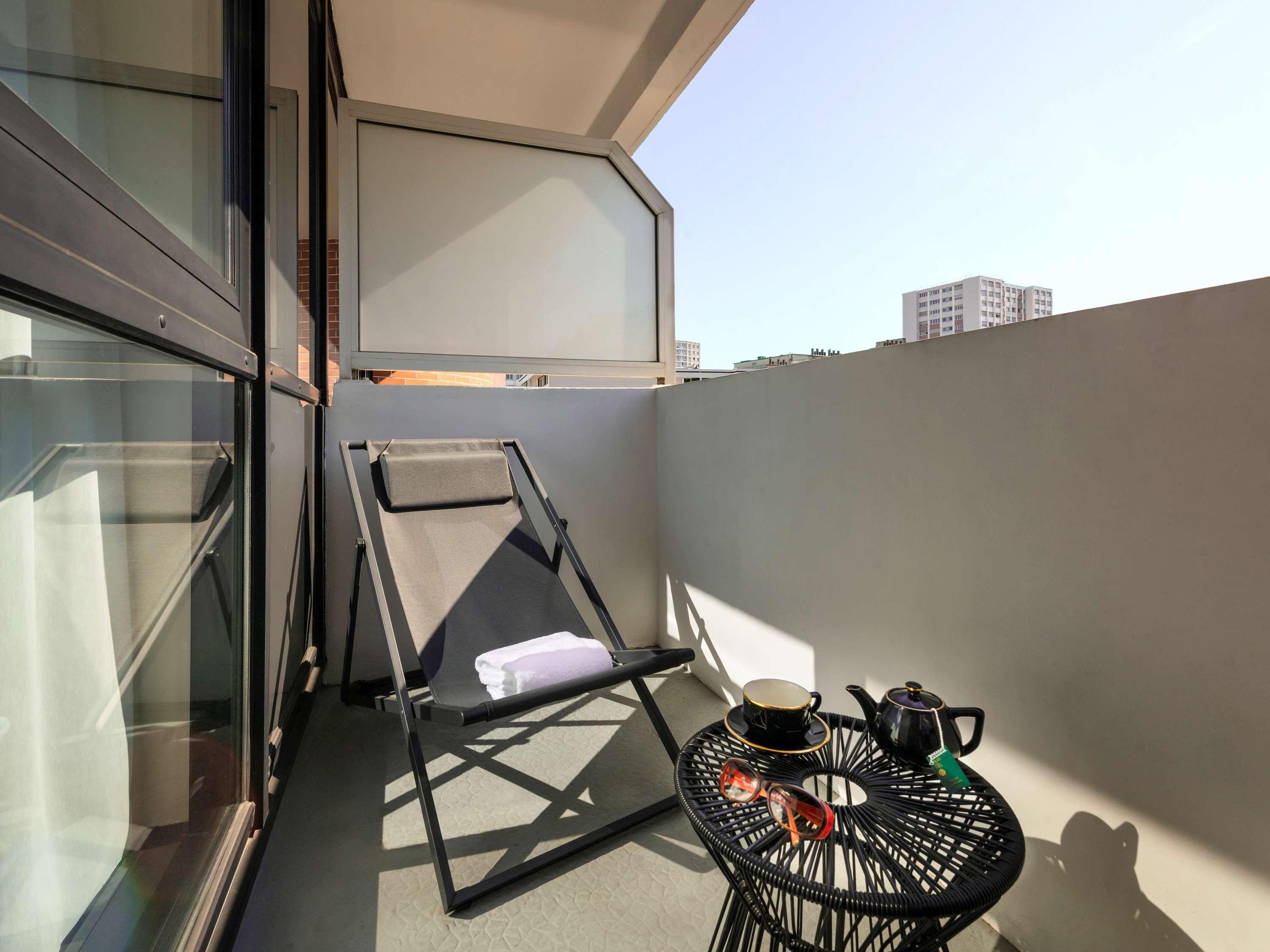 Double Queen Size Bed