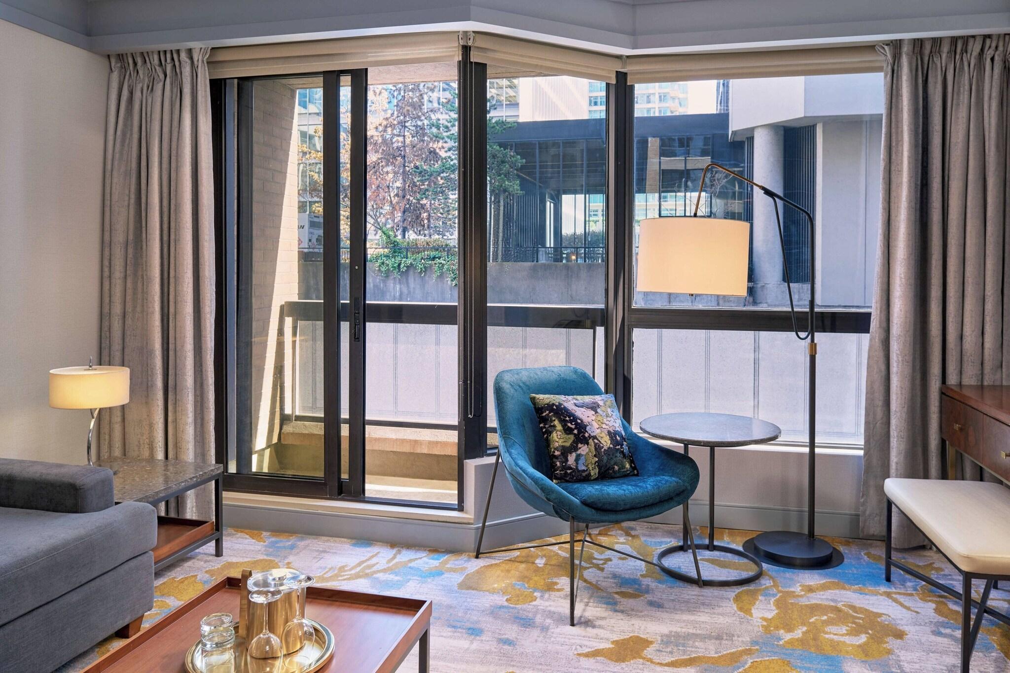 Suite City View King Bed