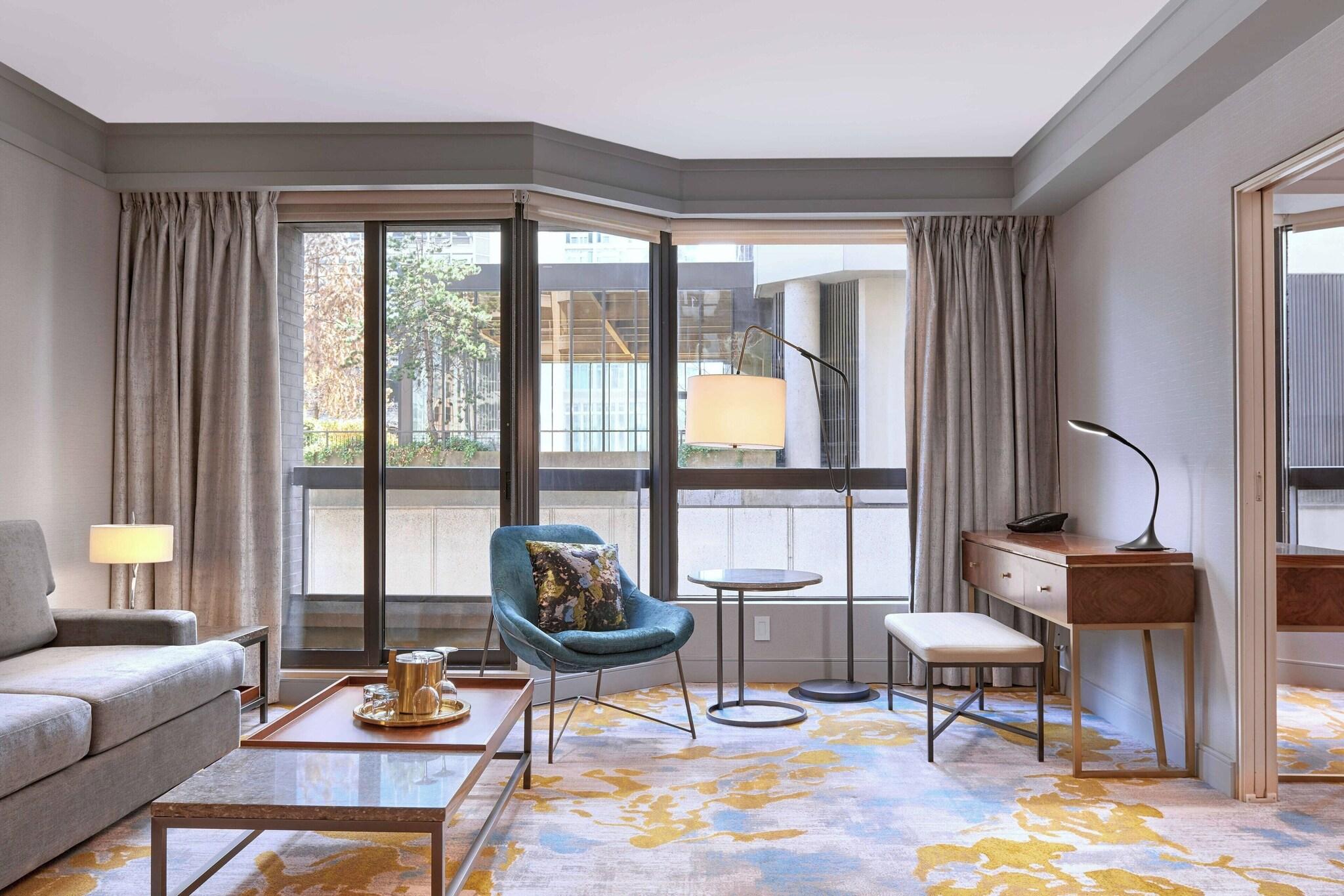 Suite City View King Bed