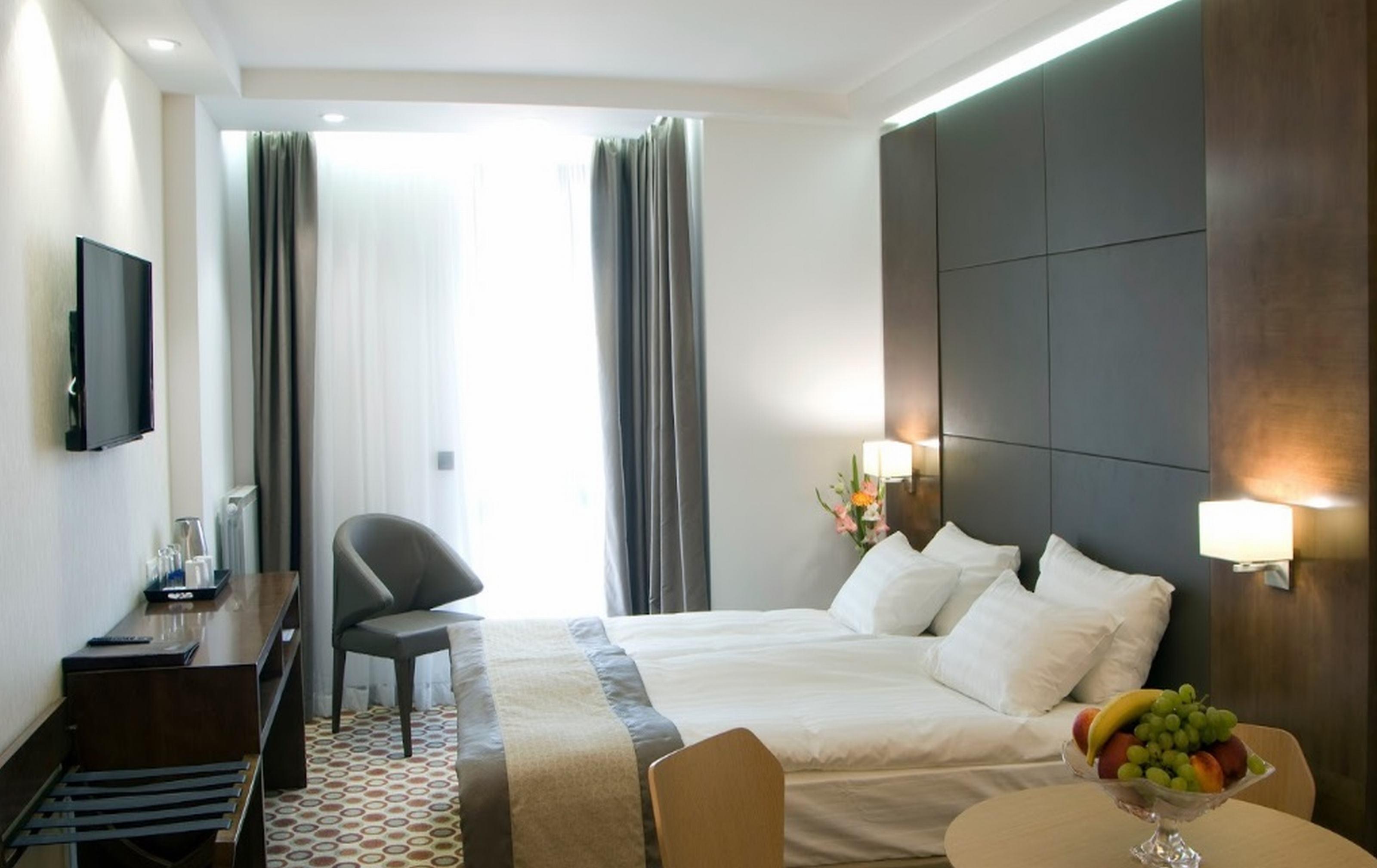 Studio with Kitchenette