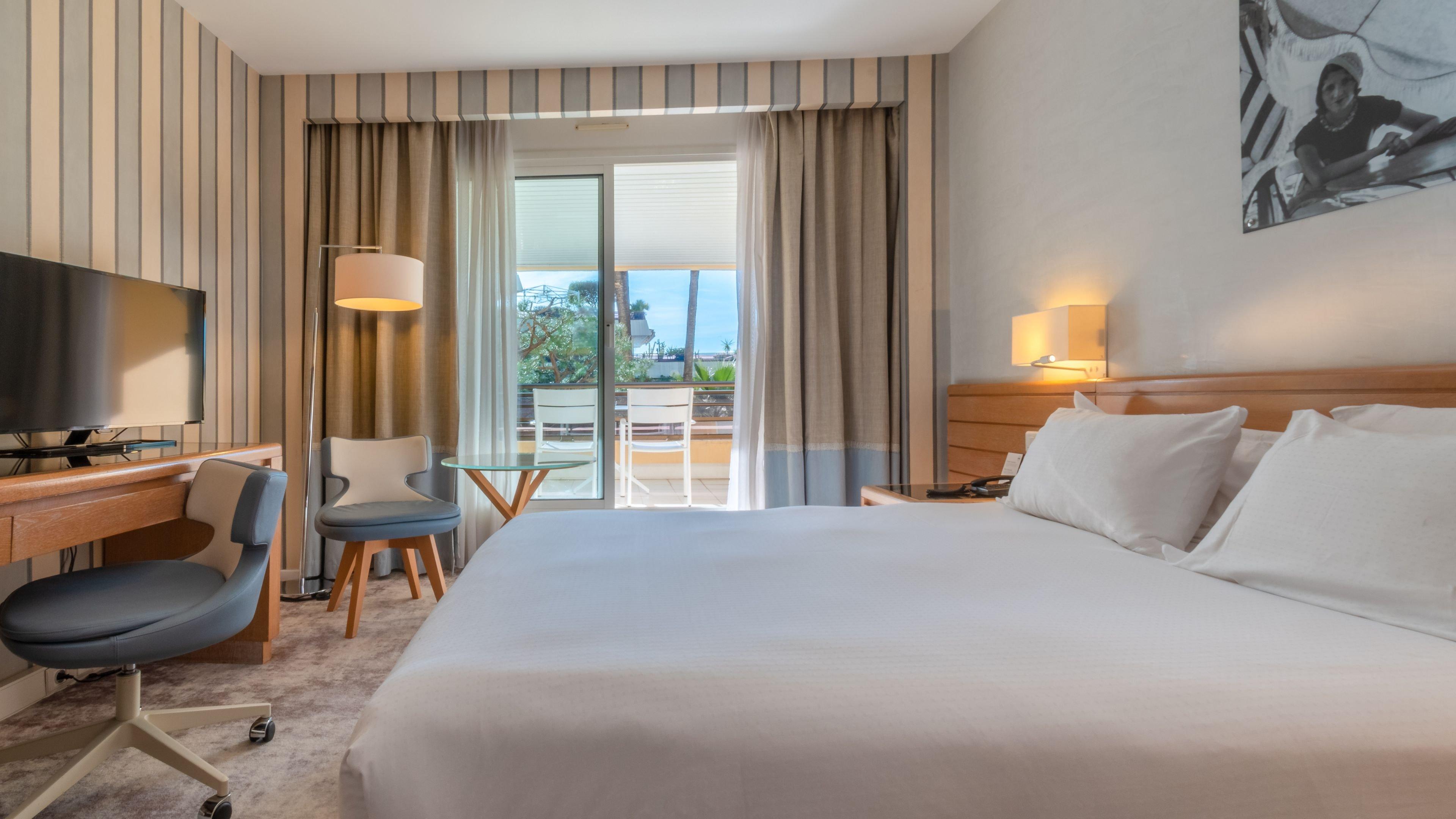 Double Premium Garden View