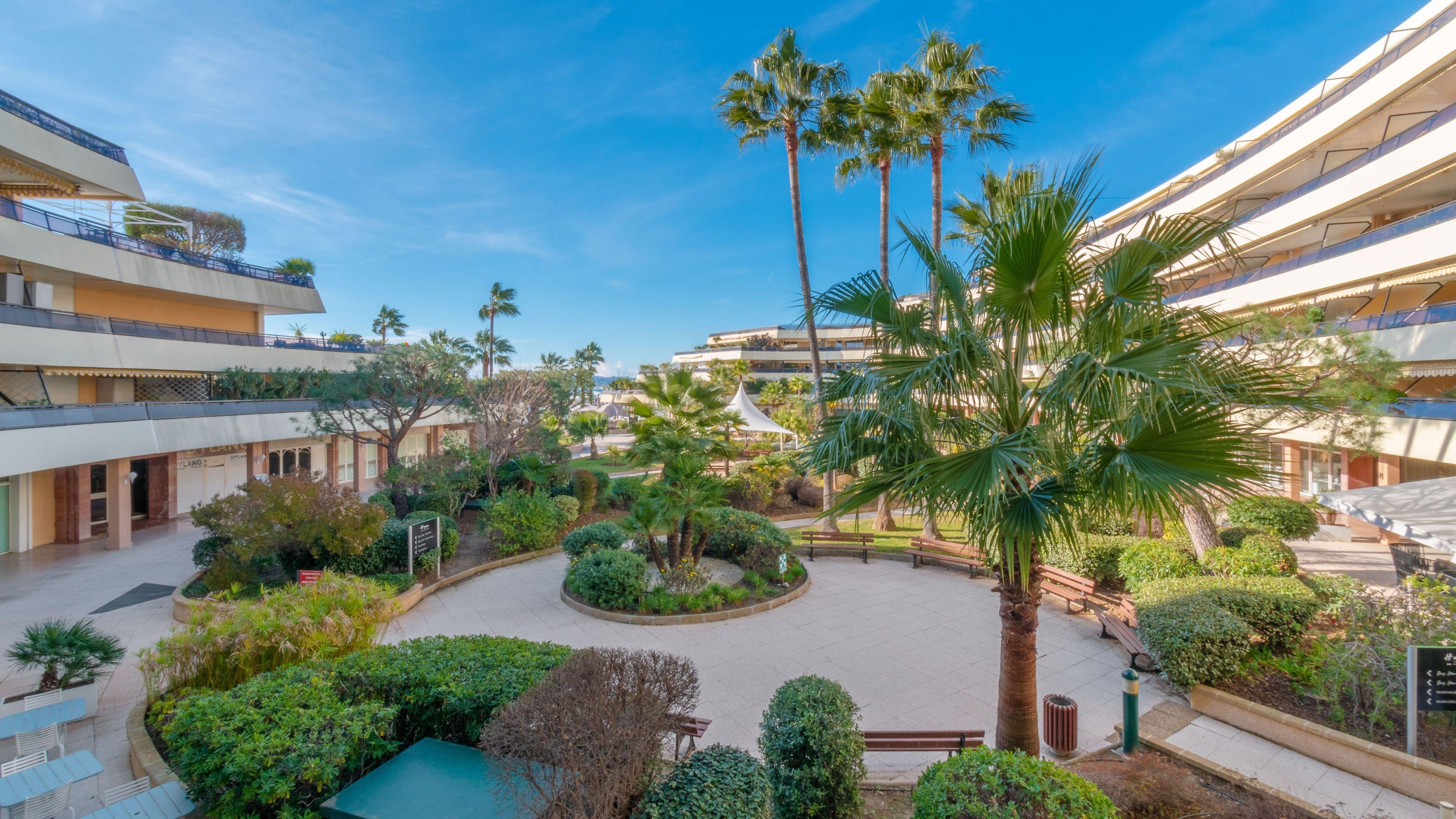 Twin Premium Garden View