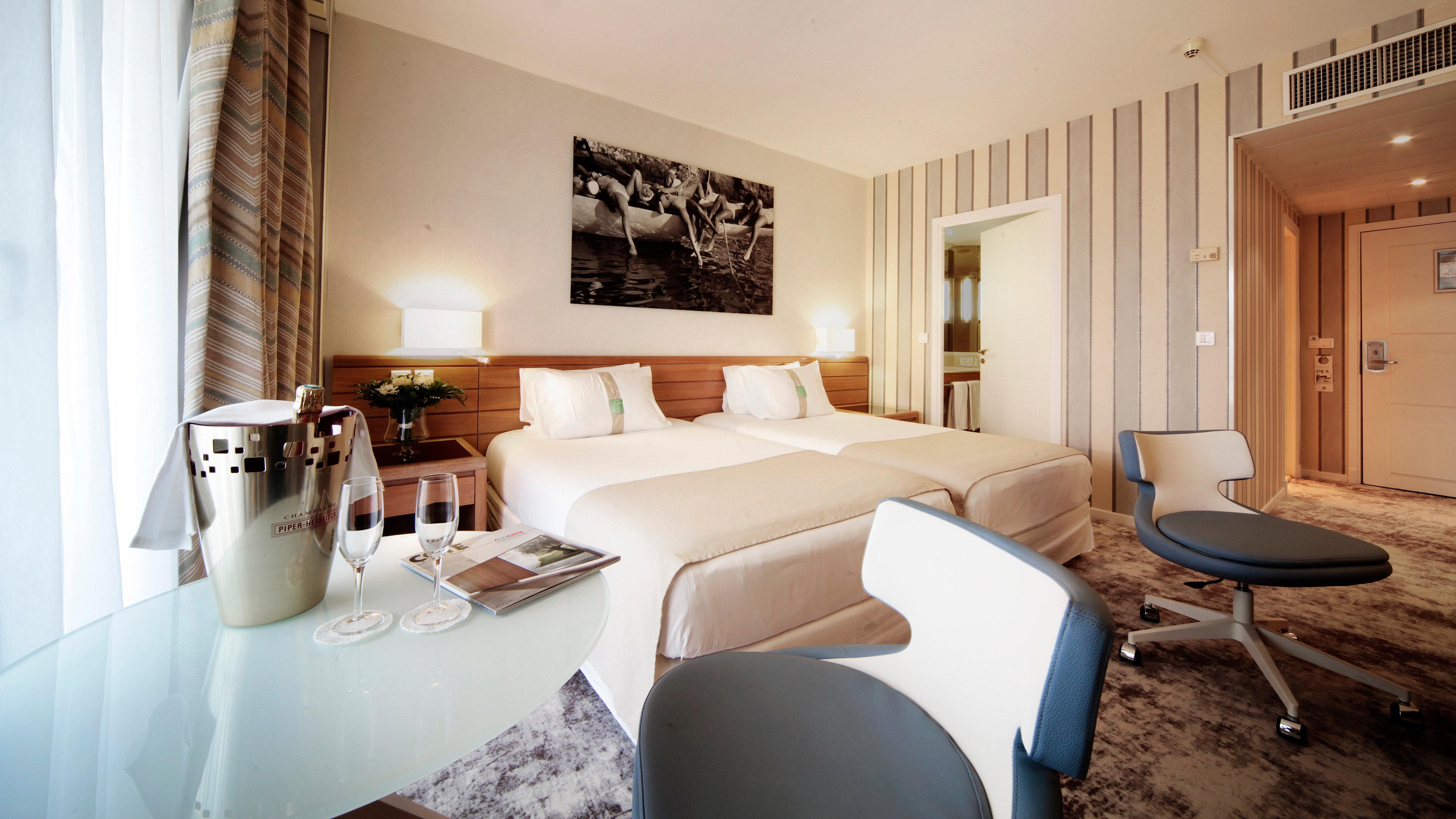 Twin Accessible with Views