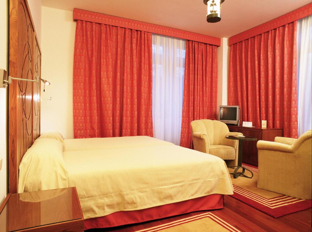 Double or Twin Standard