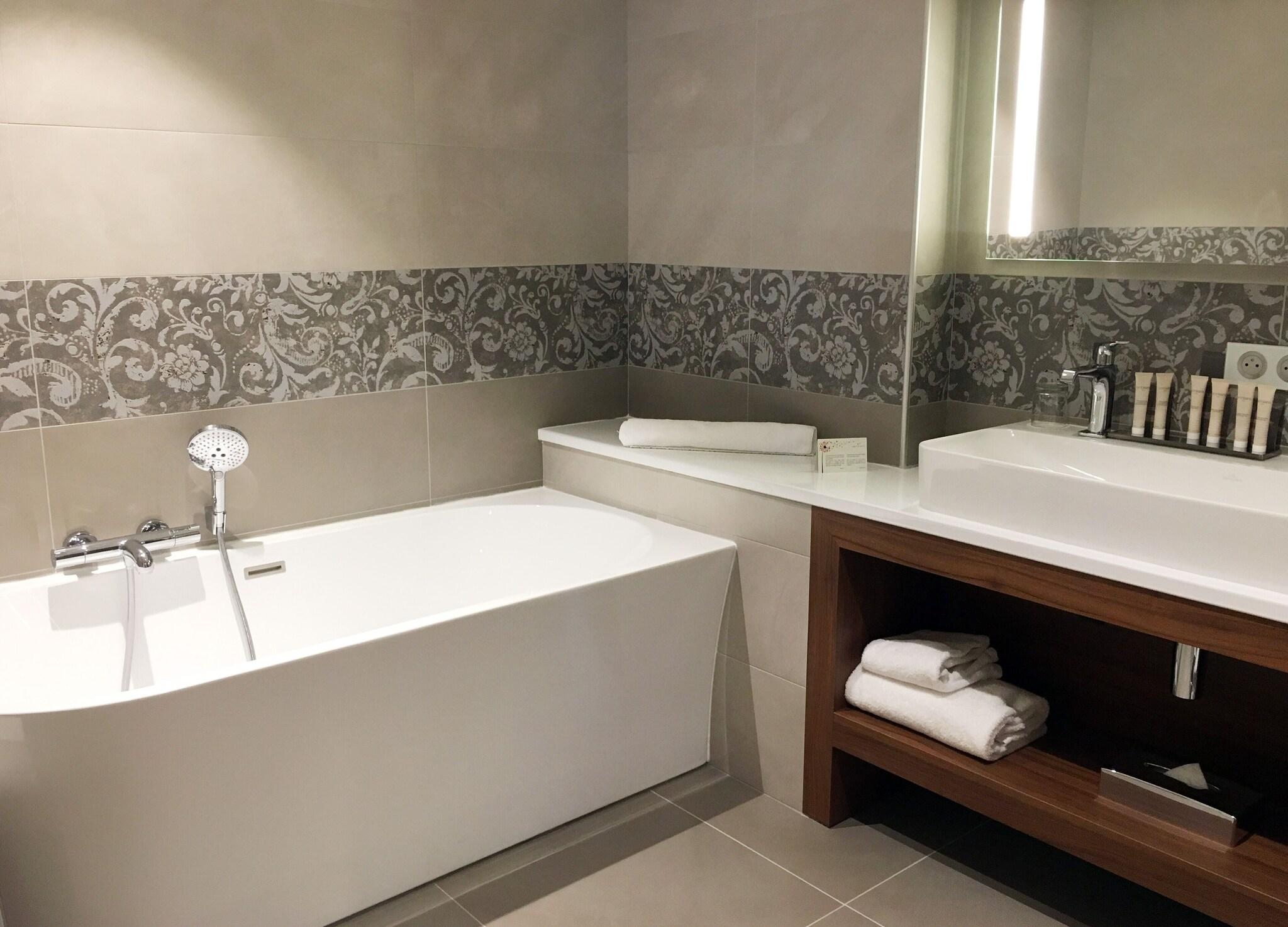 Double Classic Double Bed