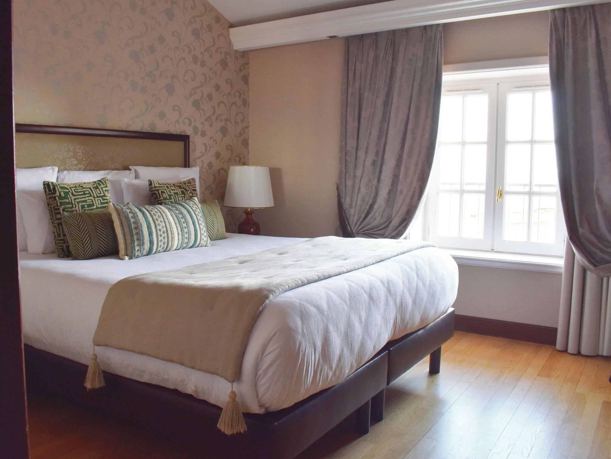 Double Classic Double Bed