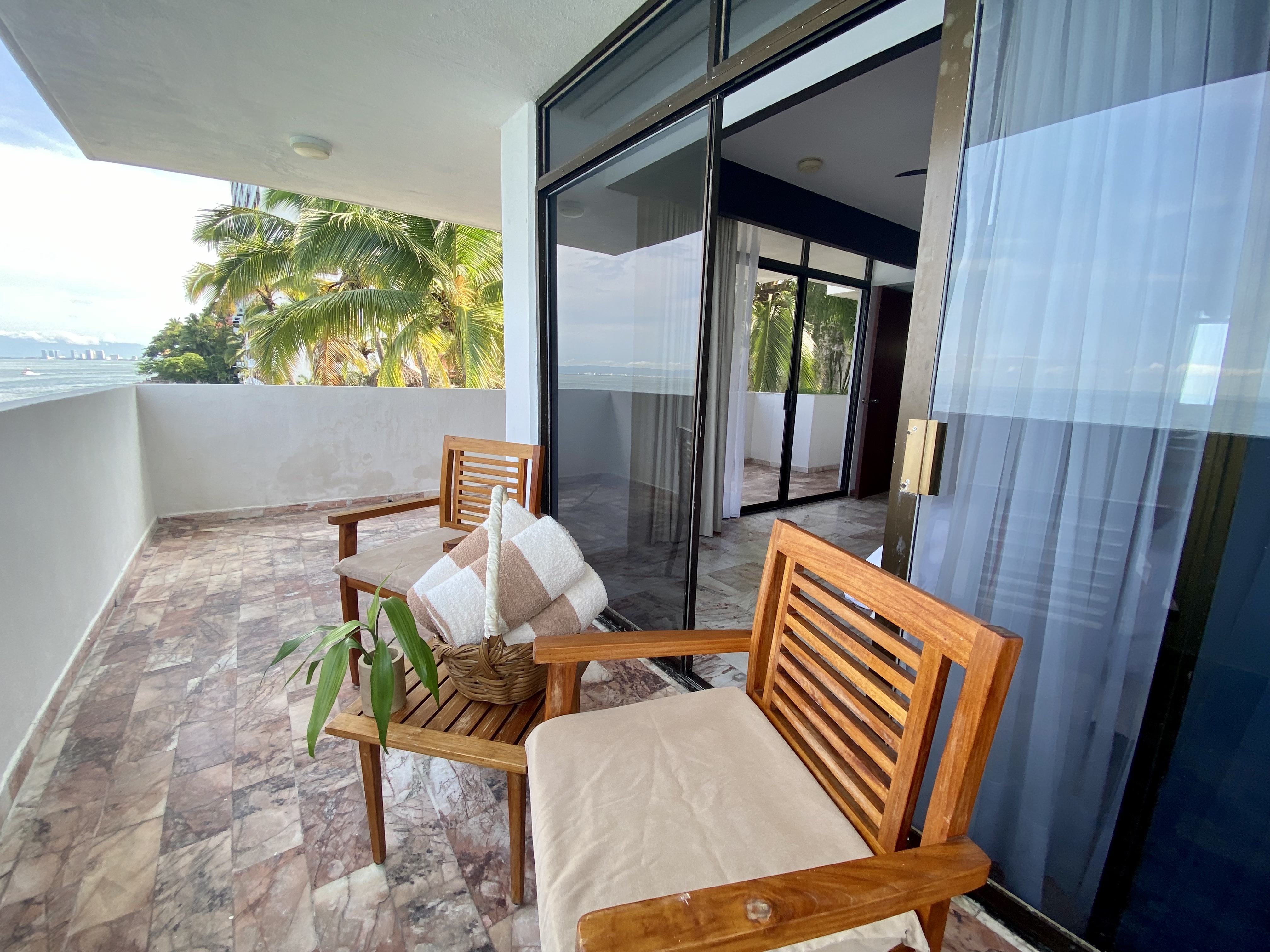 Suite Ocean Front Two Double Beds