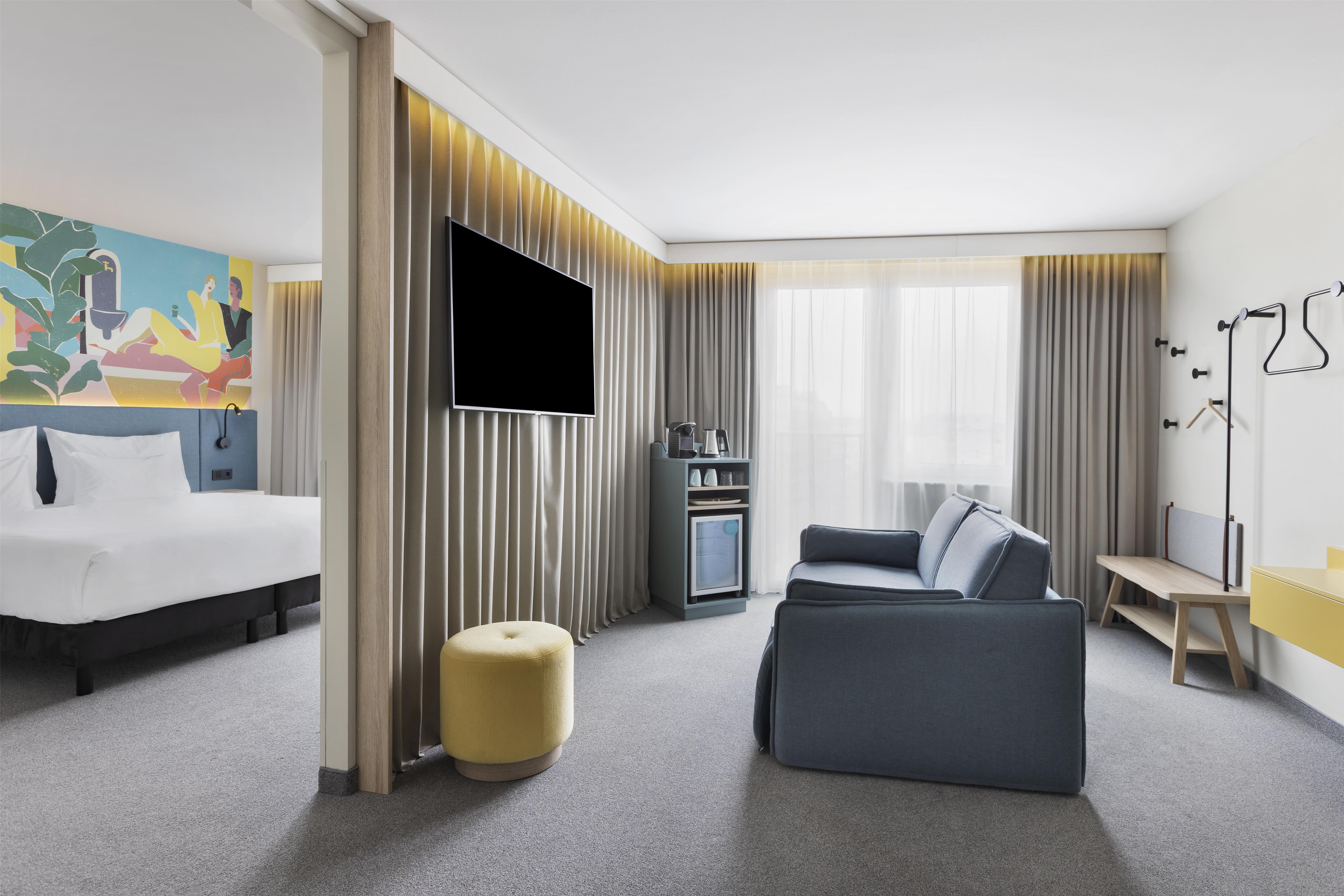 Double King Size Bed