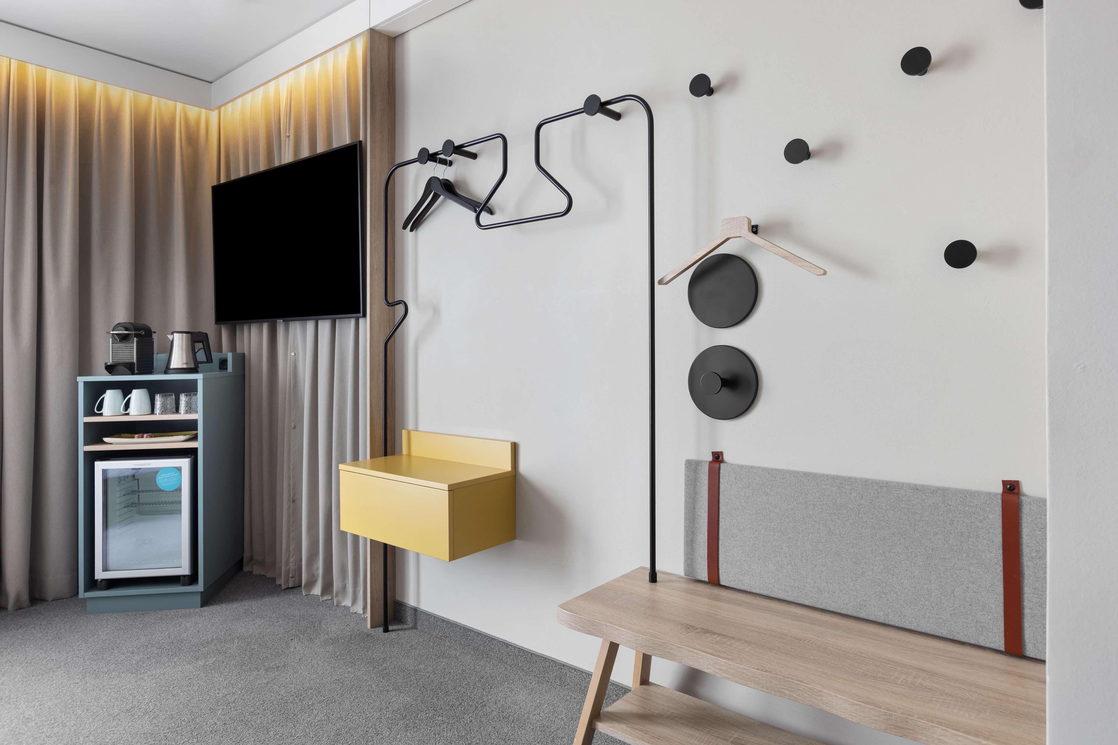 Double King Size Bed