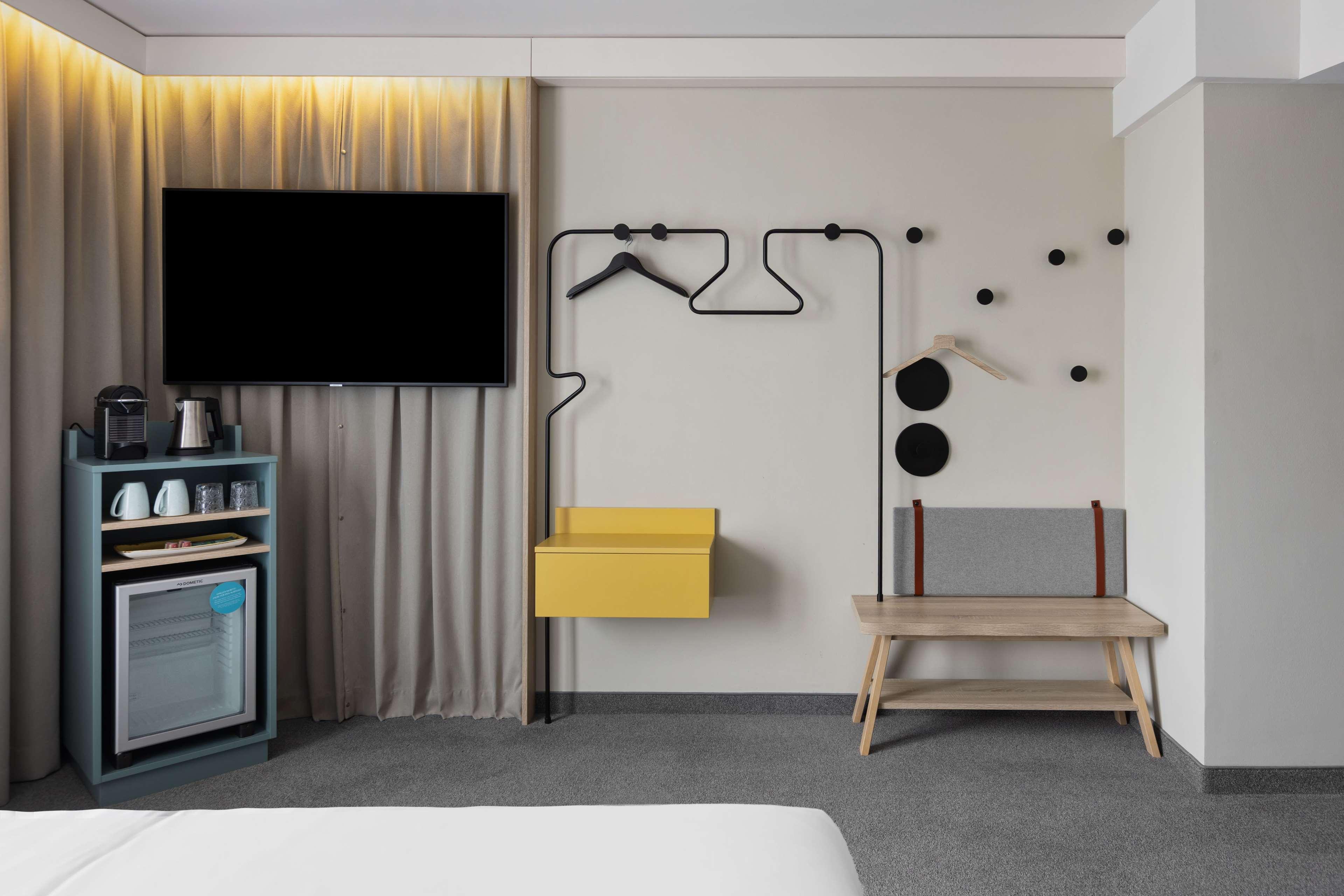 Double Accessible King Size Bed