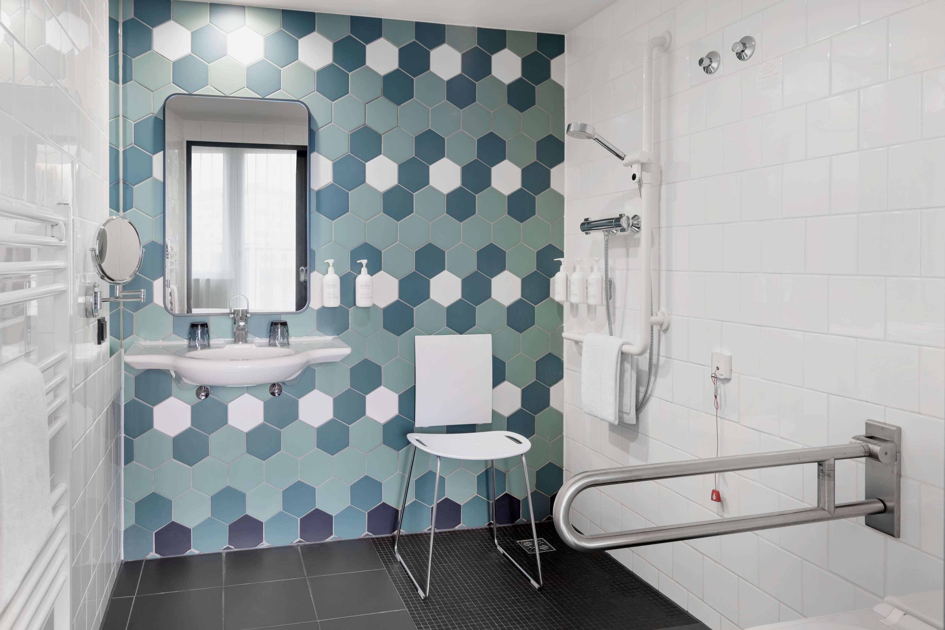 Double Accessible King Size Bed