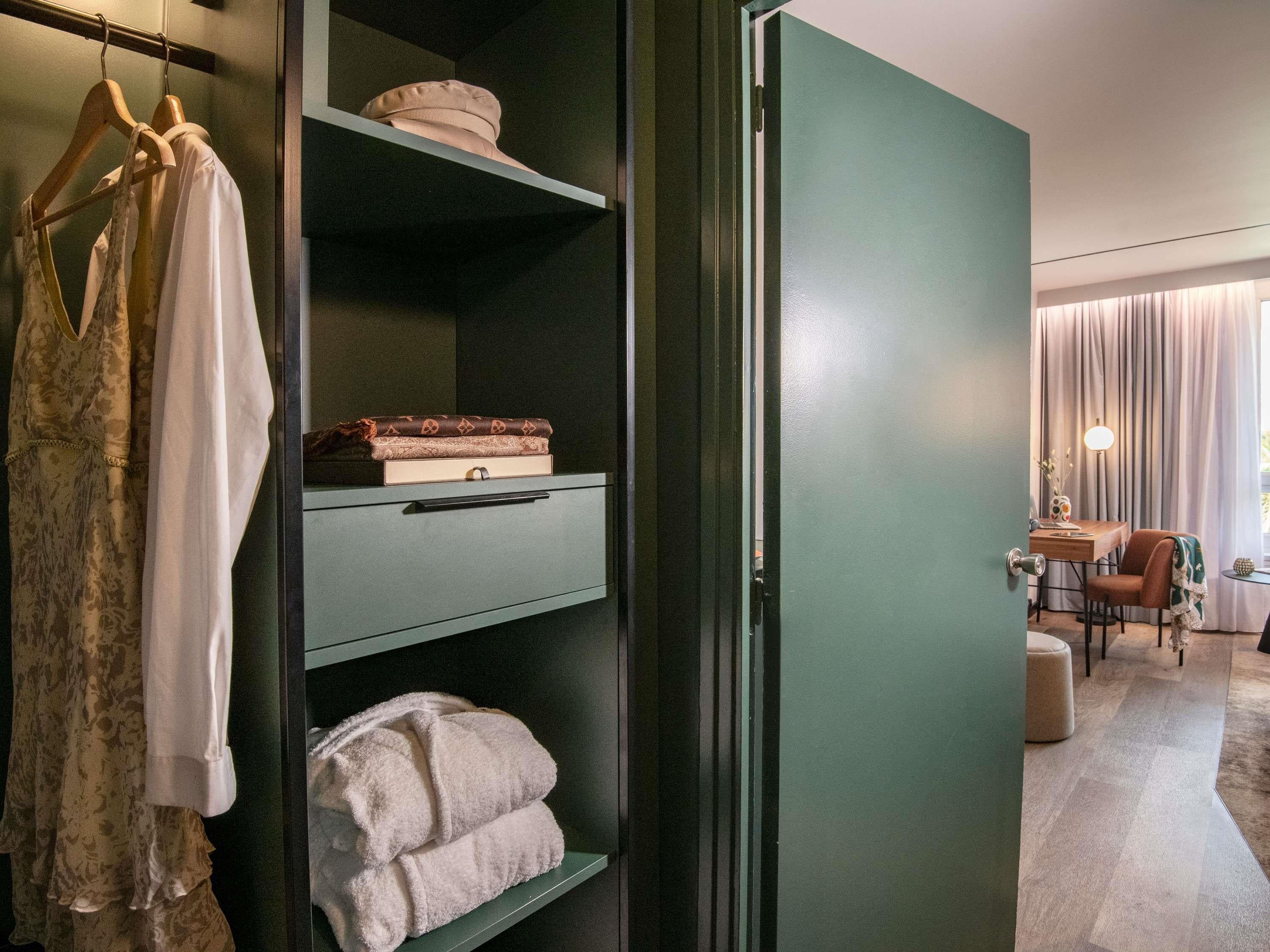 Double Executive King Bed