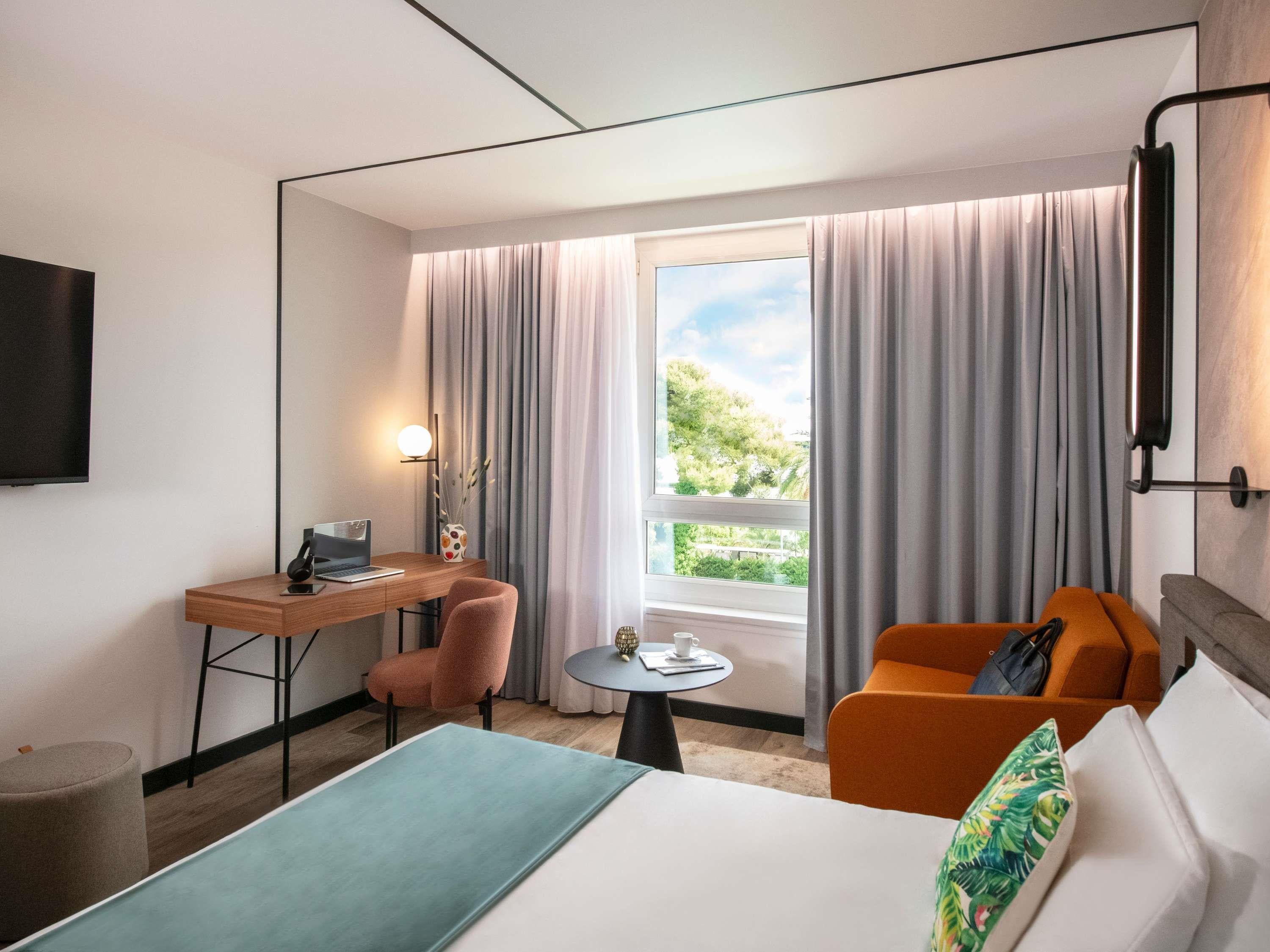 Double Executive King Bed